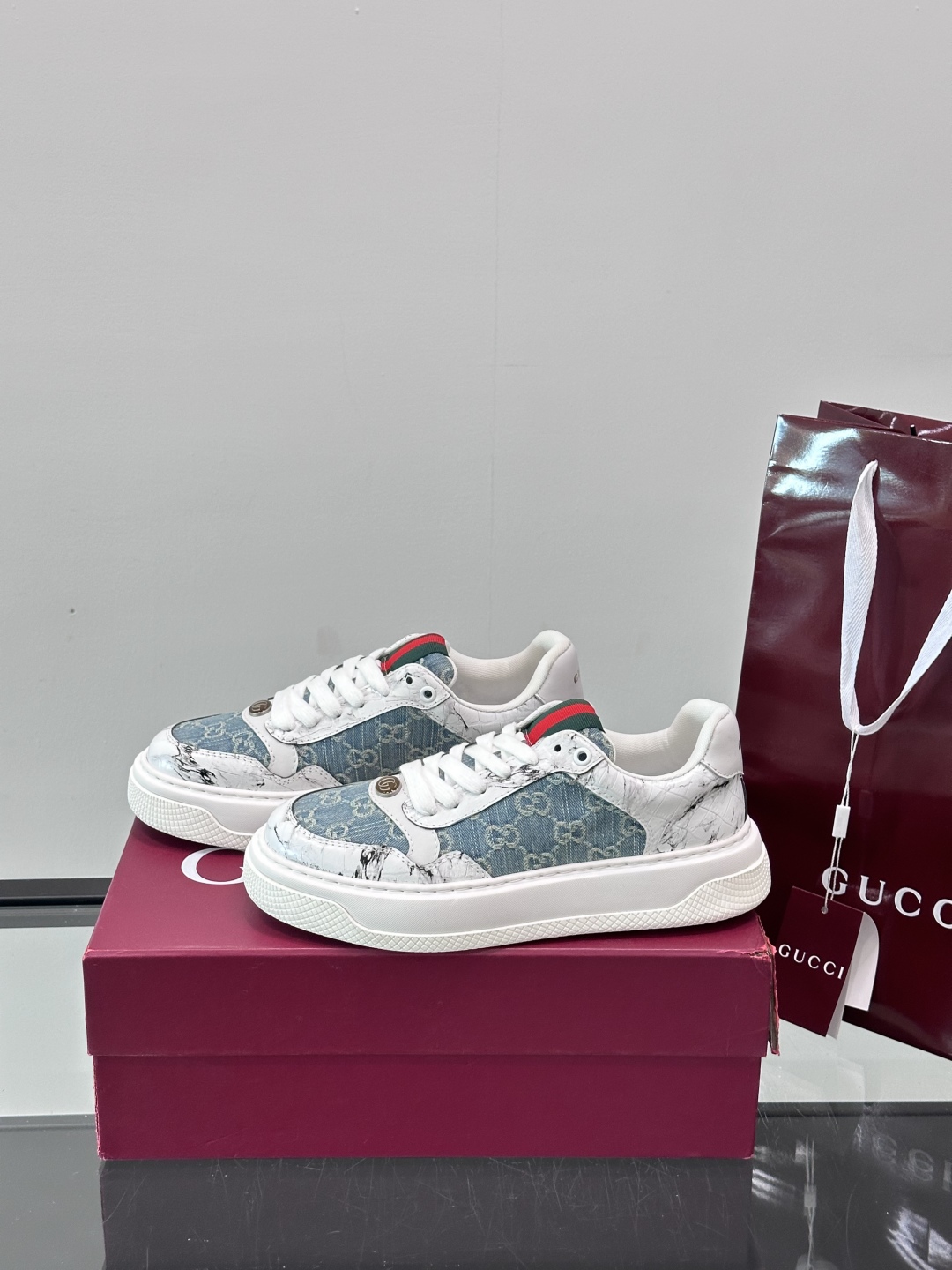 ◾️▫️Gucci男士厚底饼干鞋运动鞋，这款运动鞋采用厚底结构，巧妙运用外观设计、配色和材质三重元素，展