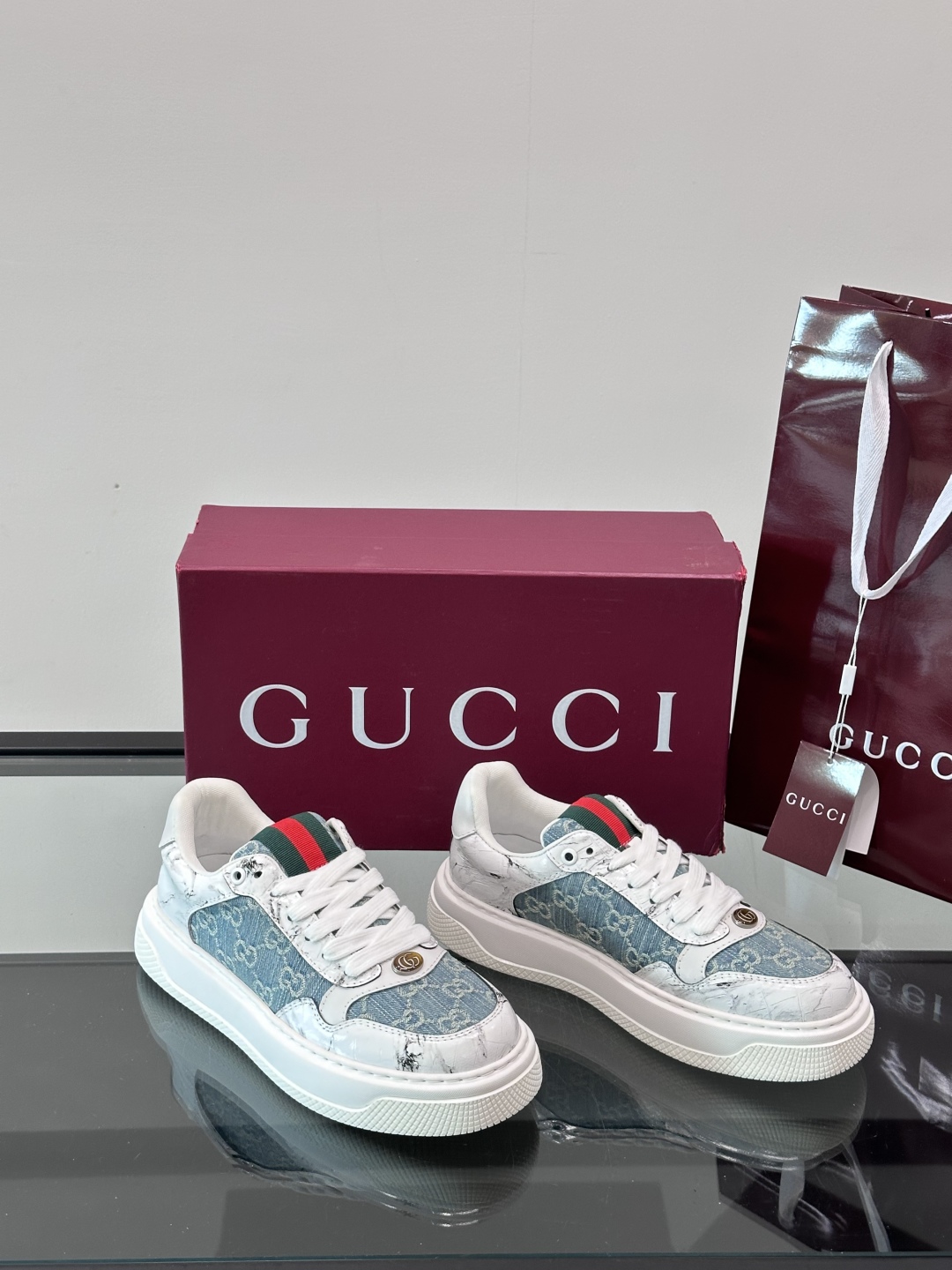 ◾️▫️Gucci男士厚底饼干鞋运动鞋，这款运动鞋采用厚底结构，巧妙运用外观设计、配色和材质三重元素，展