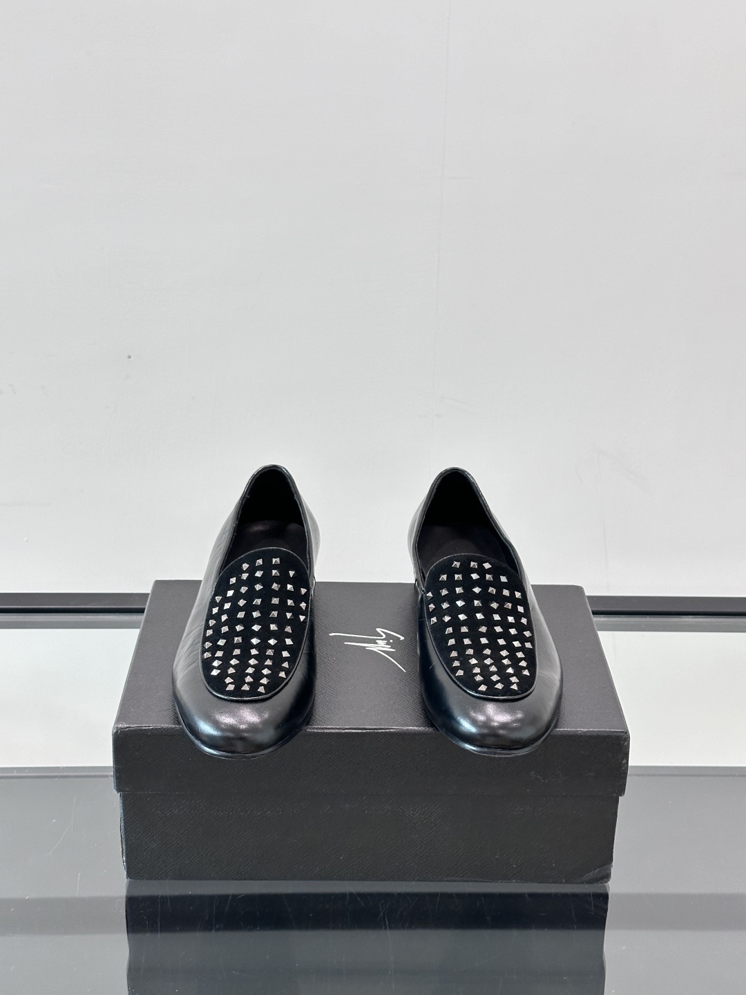 GIUSEPPE ZANOTTI男士皮鞋👞。每一双都在闪闪发光✨✨意大利品牌gz 鞋，高端真皮大底经典男