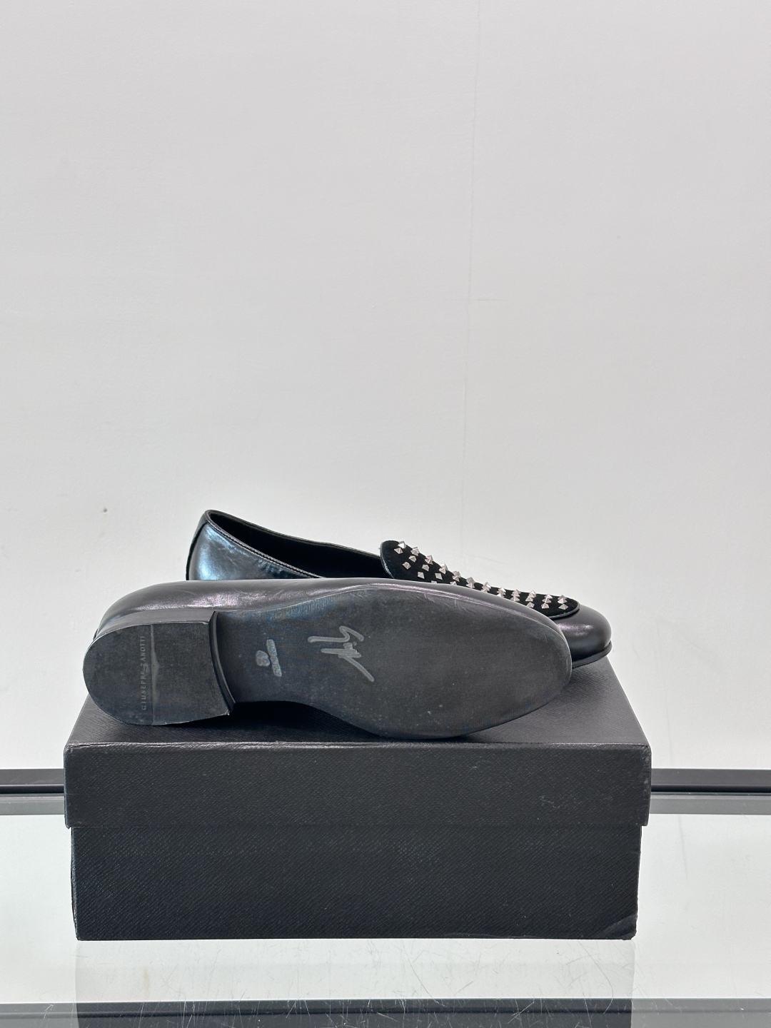 GIUSEPPE ZANOTTI男士皮鞋👞。每一双都在闪闪发光✨✨意大利品牌gz 鞋，高端真皮大底经典男