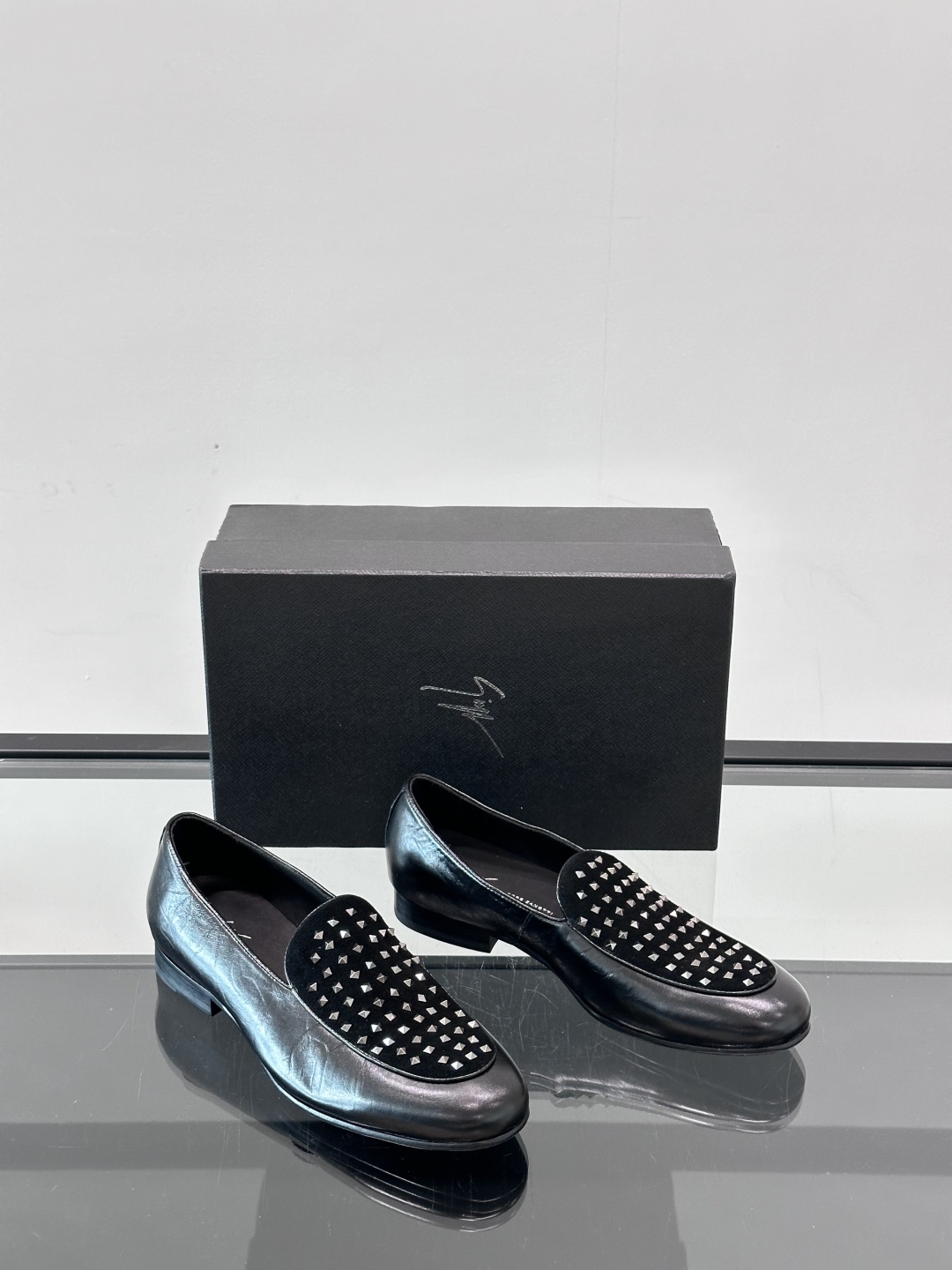 GIUSEPPE ZANOTTI男士皮鞋👞。每一双都在闪闪发光✨✨意大利品牌gz 鞋，高端真皮大底经典男