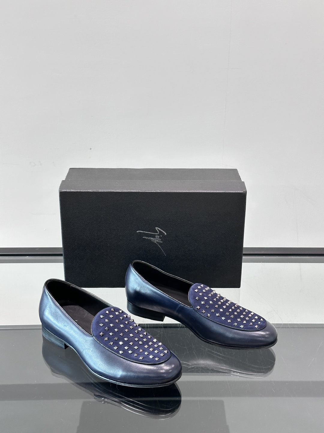GIUSEPPE ZANOTTI男士皮鞋👞。每一双都在闪闪发光✨✨意大利品牌gz 鞋，高端真皮大底经典男