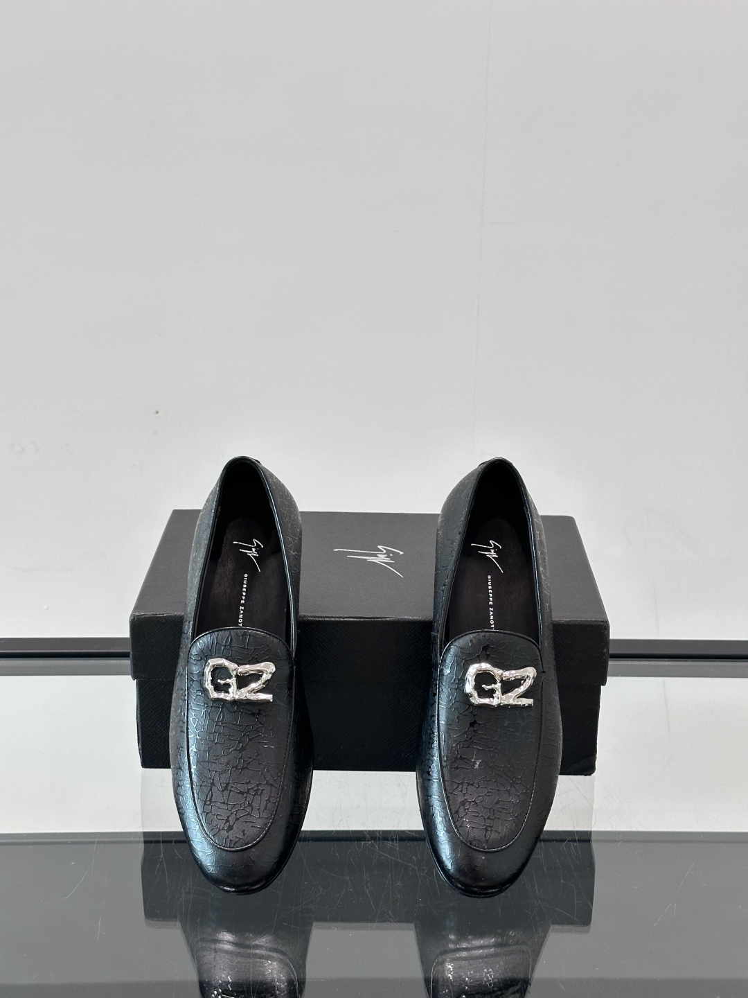 GIUSEPPE ZANOTTI男士皮鞋👞。每一双都在闪闪发光✨✨意大利品牌gz 鞋，高端真皮大底经典男