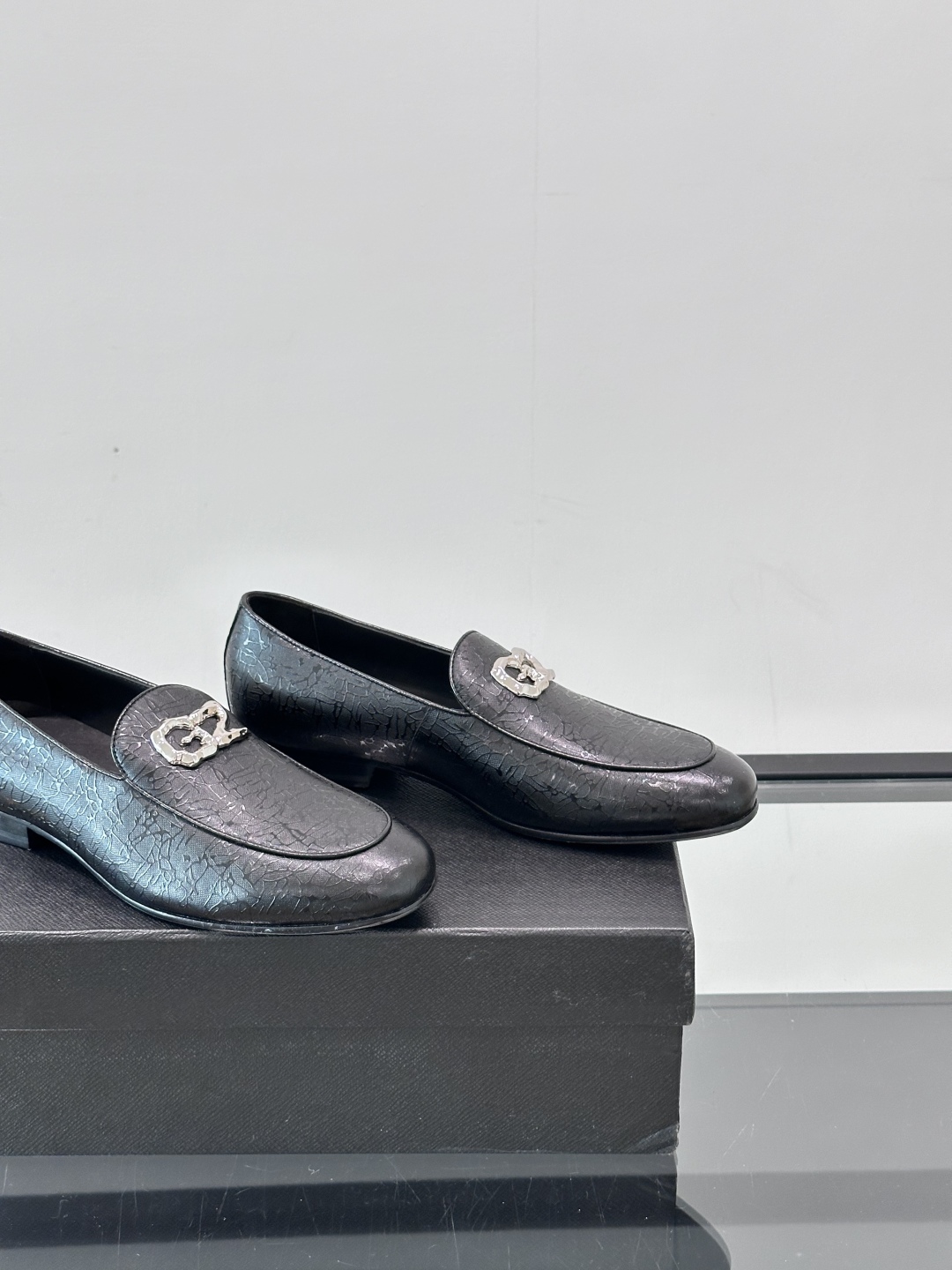 GIUSEPPE ZANOTTI男士皮鞋👞。每一双都在闪闪发光✨✨意大利品牌gz 鞋，高端真皮大底经典男