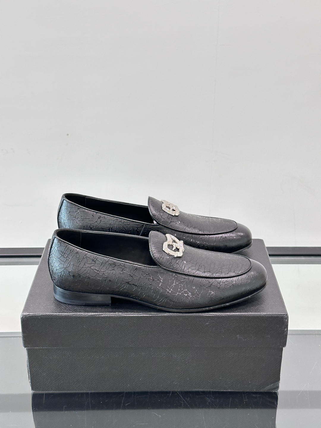 GIUSEPPE ZANOTTI男士皮鞋👞。每一双都在闪闪发光✨✨意大利品牌gz 鞋，高端真皮大底经典男