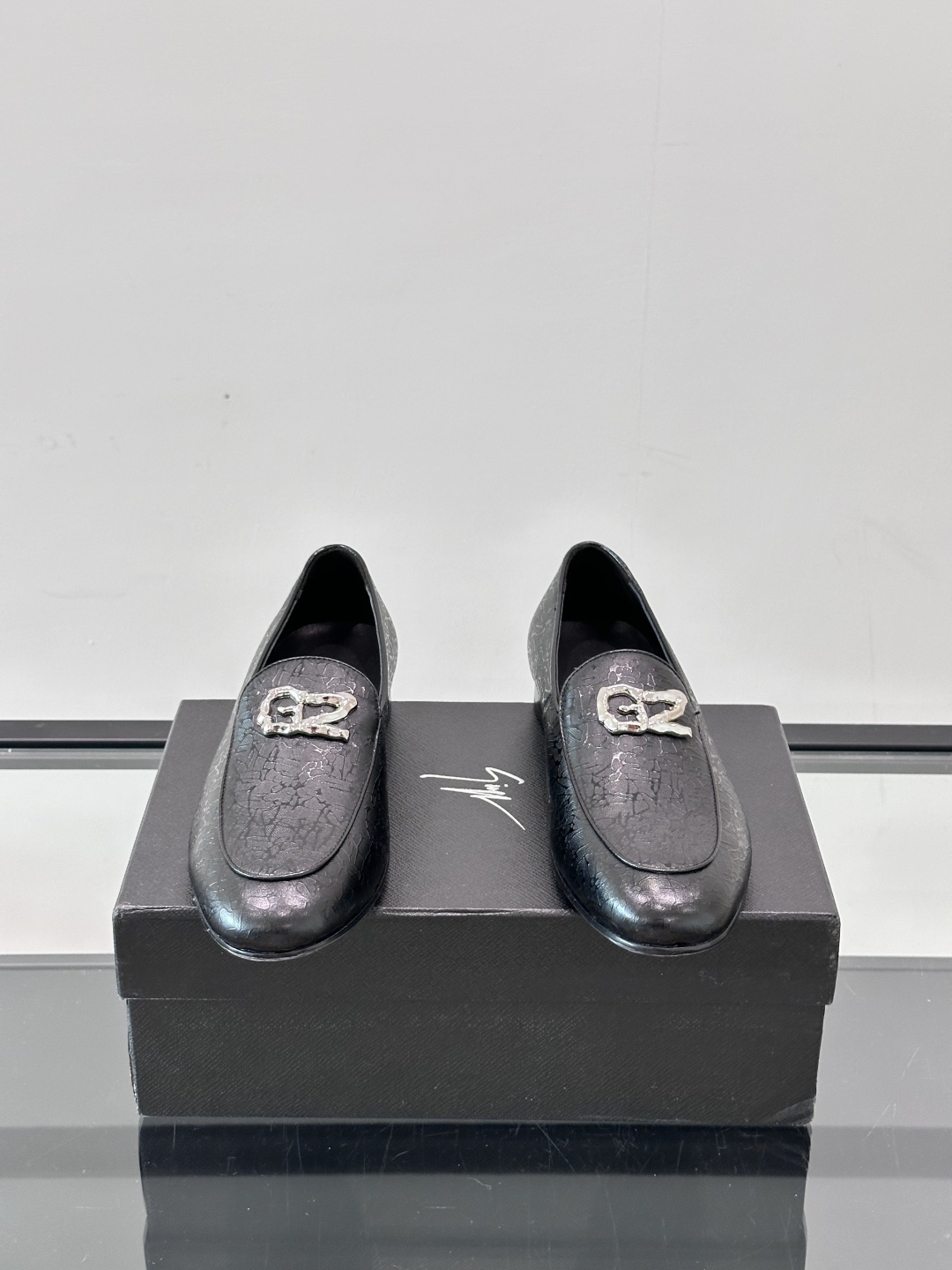 GIUSEPPE ZANOTTI男士皮鞋👞。每一双都在闪闪发光✨✨意大利品牌gz 鞋，高端真皮大底经典男