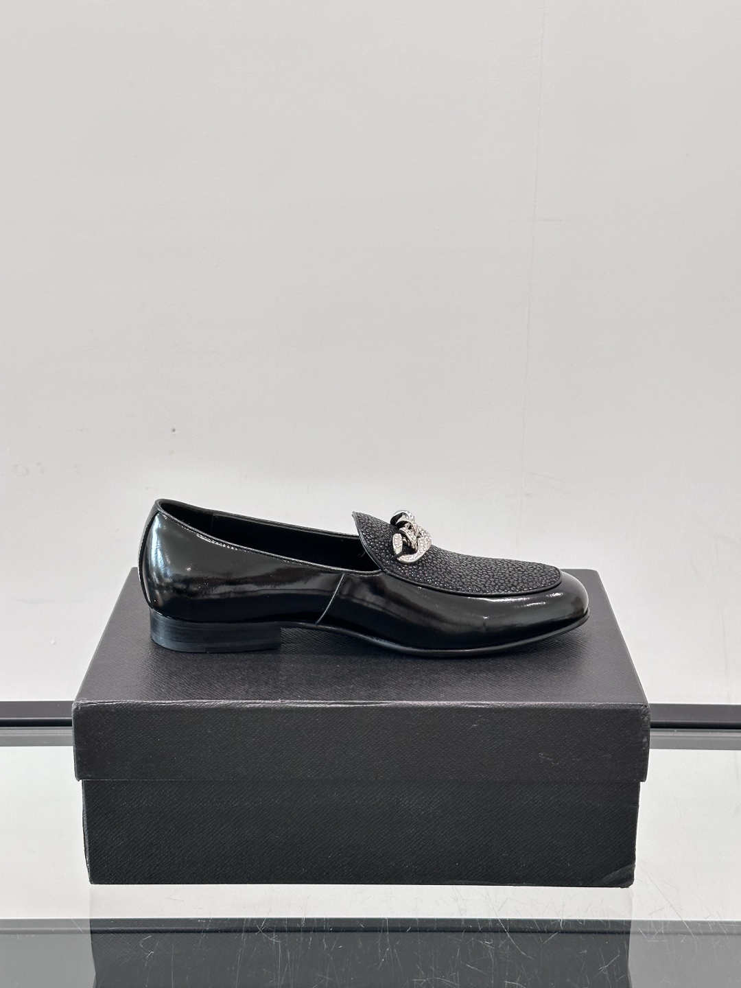 GIUSEPPE ZANOTTI男士皮鞋👞。每一双都在闪闪发光✨✨意大利品牌gz 鞋，高端真皮大底经典男