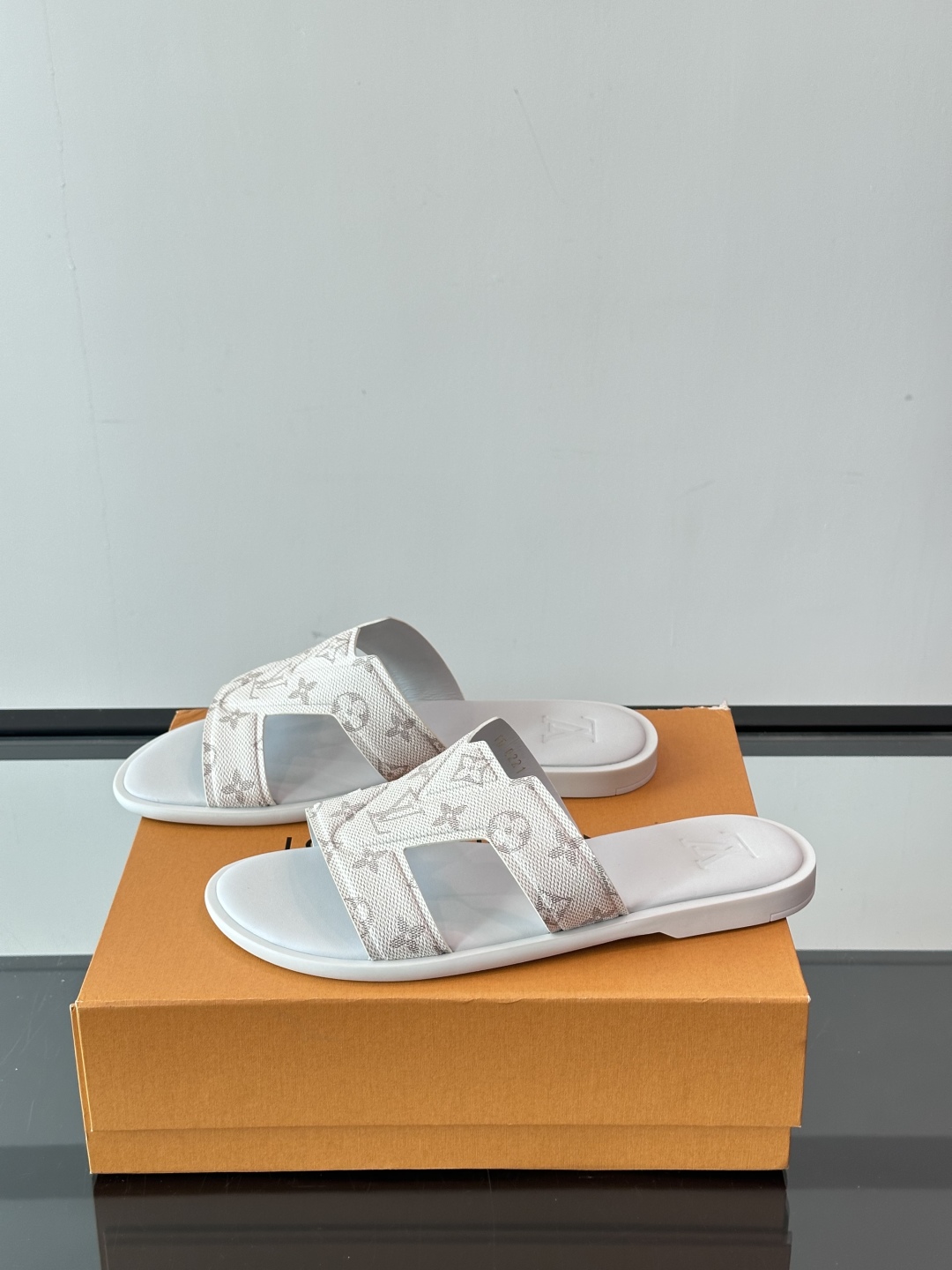 Louis Vuitton ss25 new arrival LV驴牌春夏系列新款平底沙滩拖鞋🥿简约精致