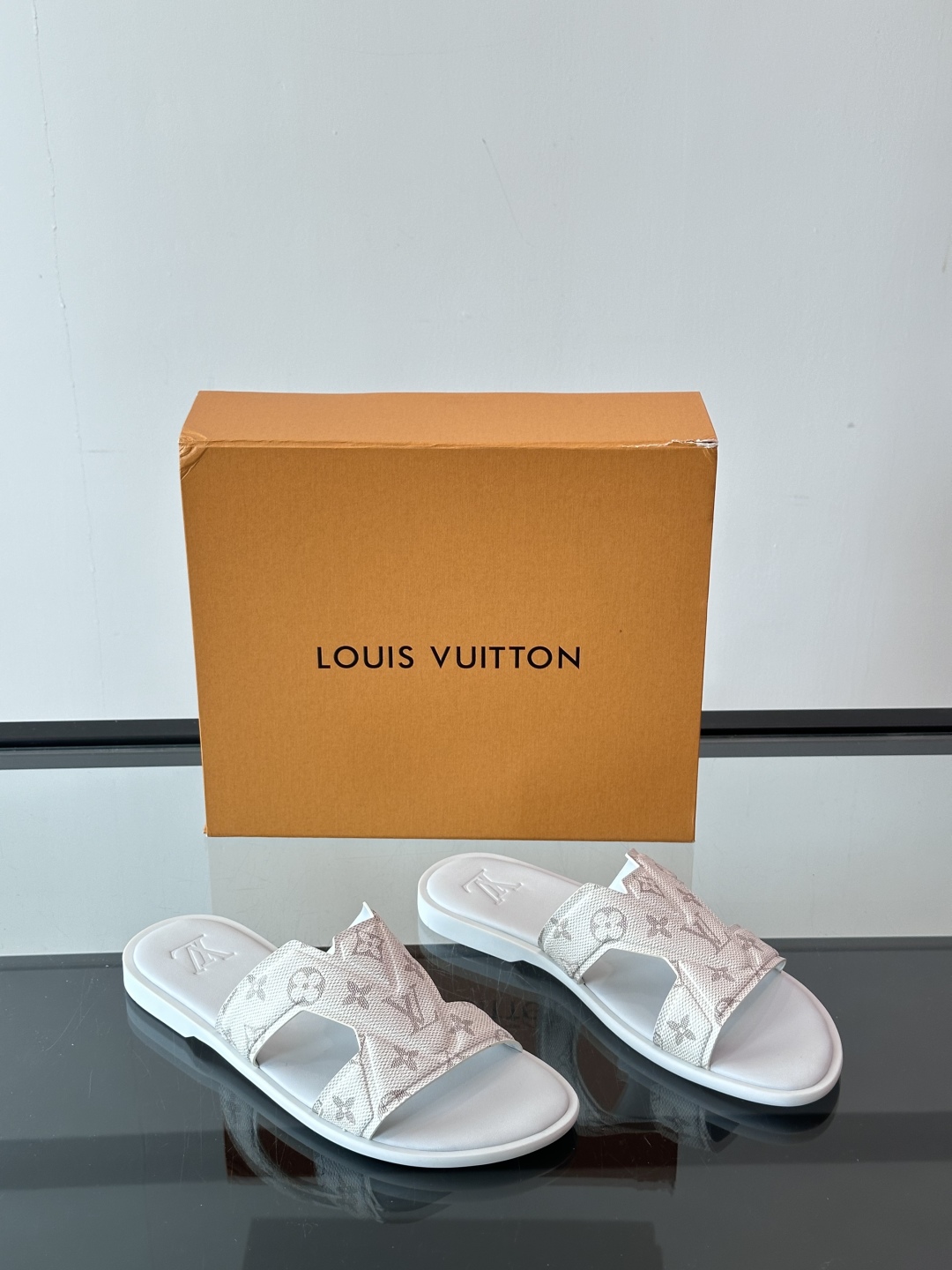 Louis Vuitton ss25 new arrival LV驴牌春夏系列新款平底沙滩拖鞋🥿简约精致