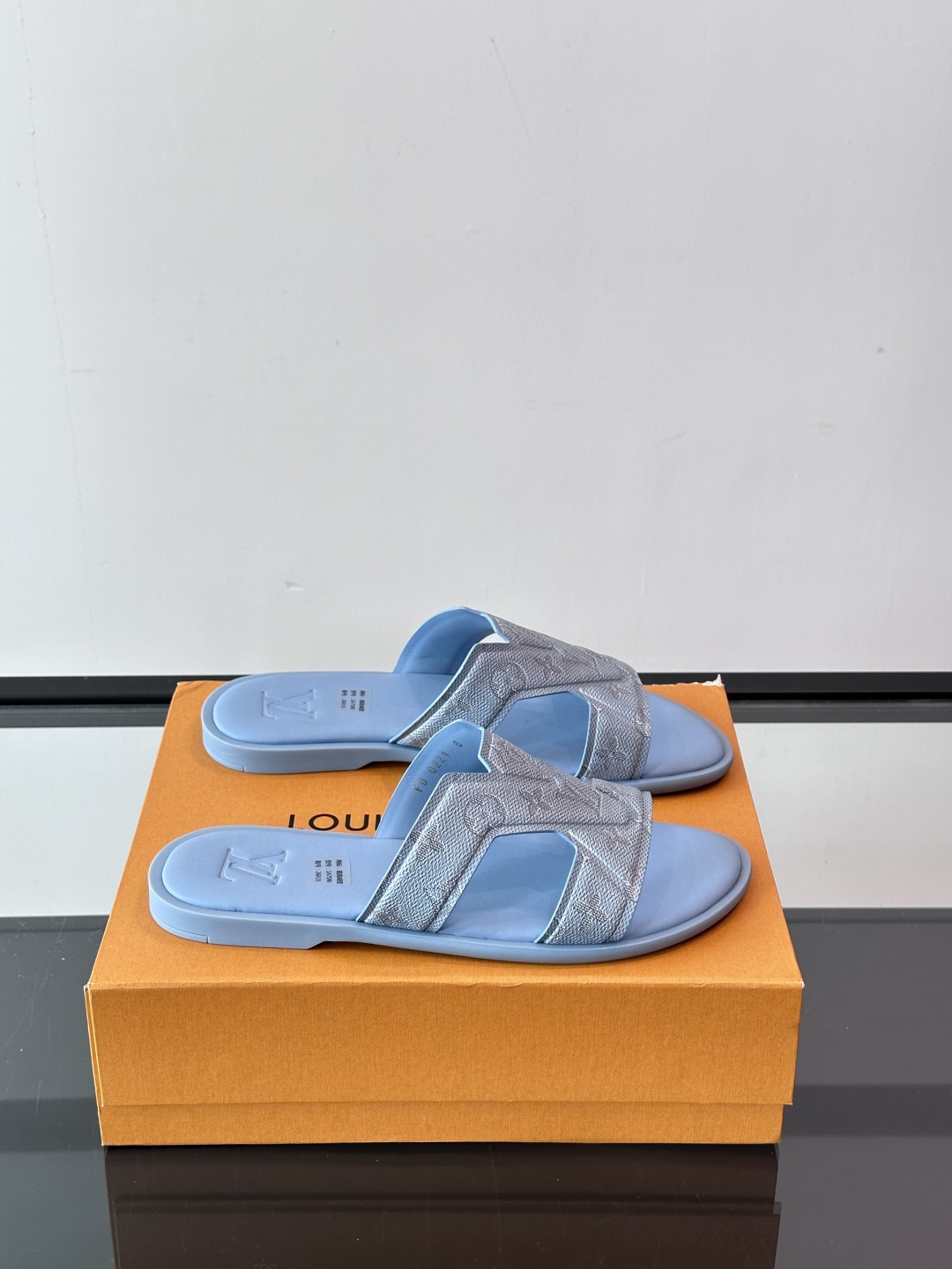 Louis Vuitton ss25 new arrival LV驴牌春夏系列新款平底沙滩拖鞋🥿简约精致