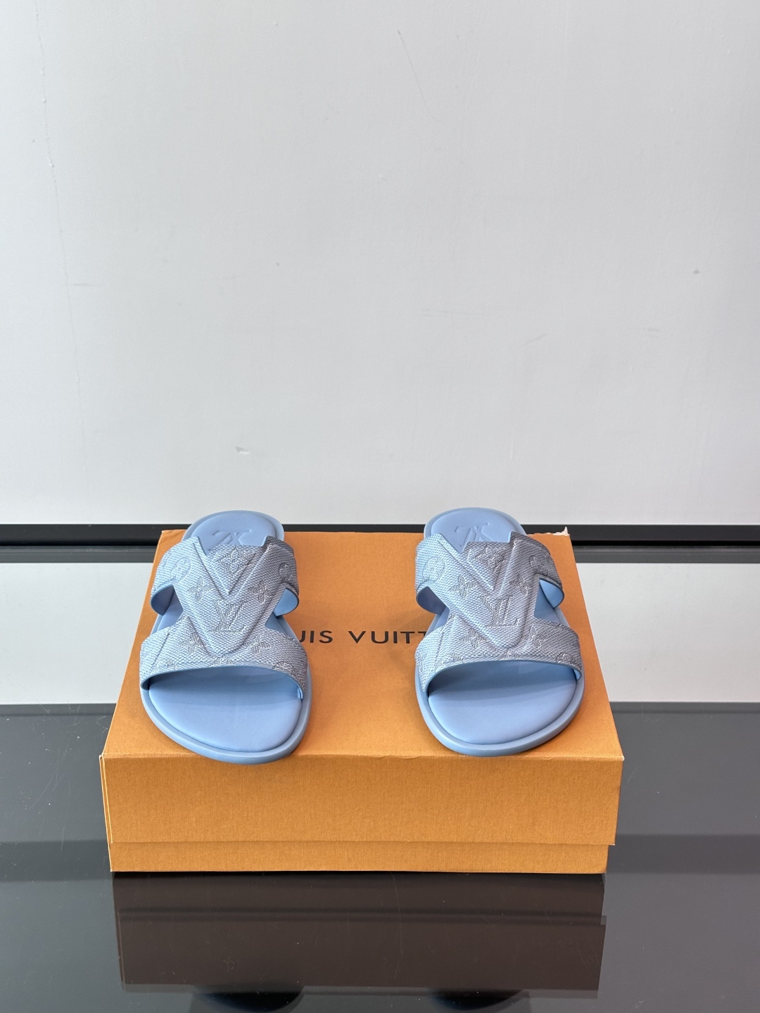 Louis Vuitton ss25 new arrival LV驴牌春夏系列新款平底沙滩拖鞋🥿简约精致