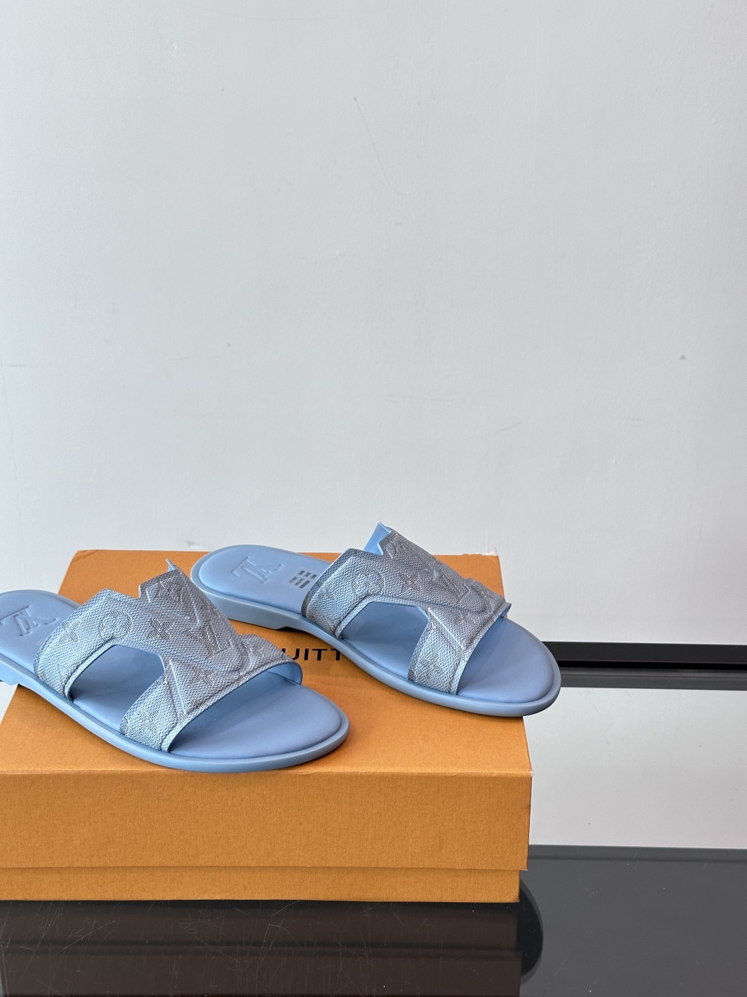 Louis Vuitton ss25 new arrival LV驴牌春夏系列新款平底沙滩拖鞋🥿简约精致