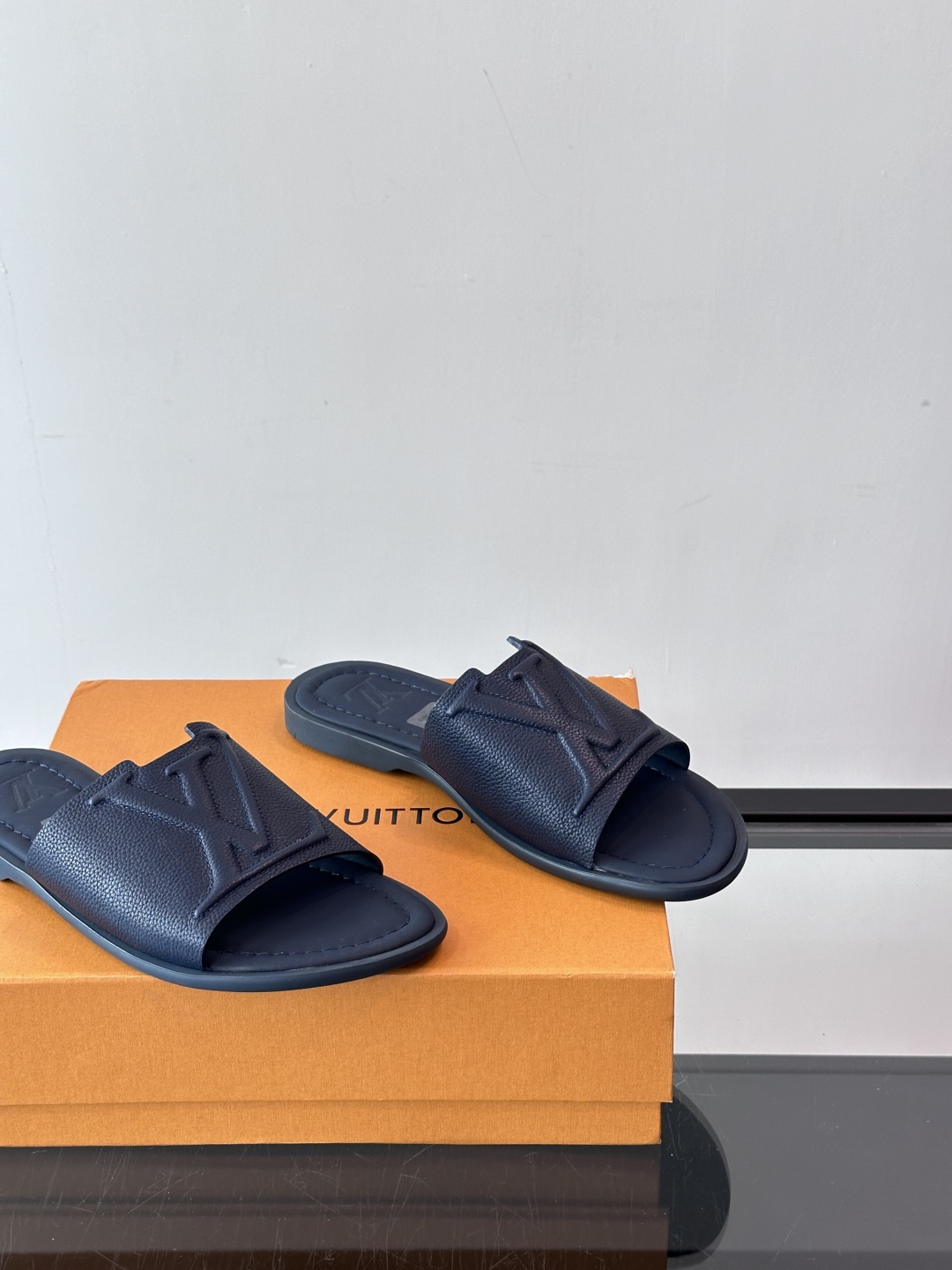 Louis Vuitton ss25 new arrival LV驴牌春夏系列新款平底沙滩拖鞋🥿简约精致
