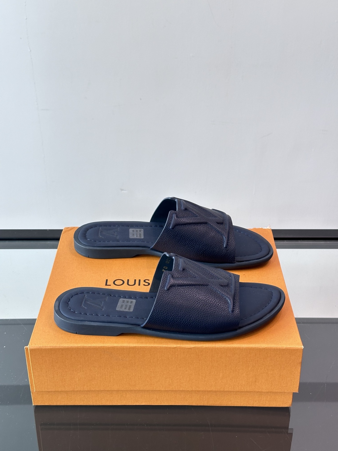 Louis Vuitton ss25 new arrival LV驴牌春夏系列新款平底沙滩拖鞋🥿简约精致