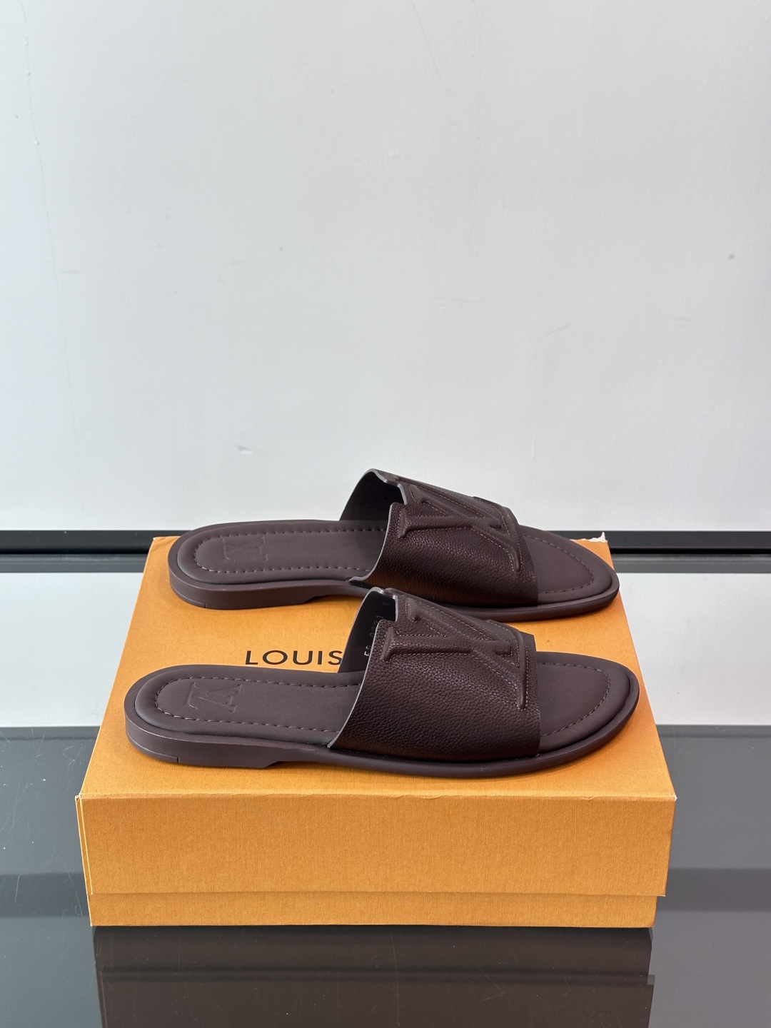 Louis Vuitton ss25 new arrival LV驴牌春夏系列新款平底沙滩拖鞋🥿简约精致