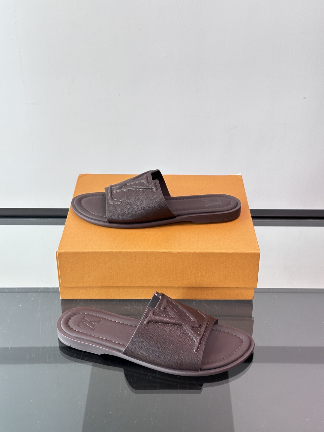 Louis Vuitton ss25 new arrival LV驴牌春夏系列新款平底沙滩拖鞋🥿简约精致