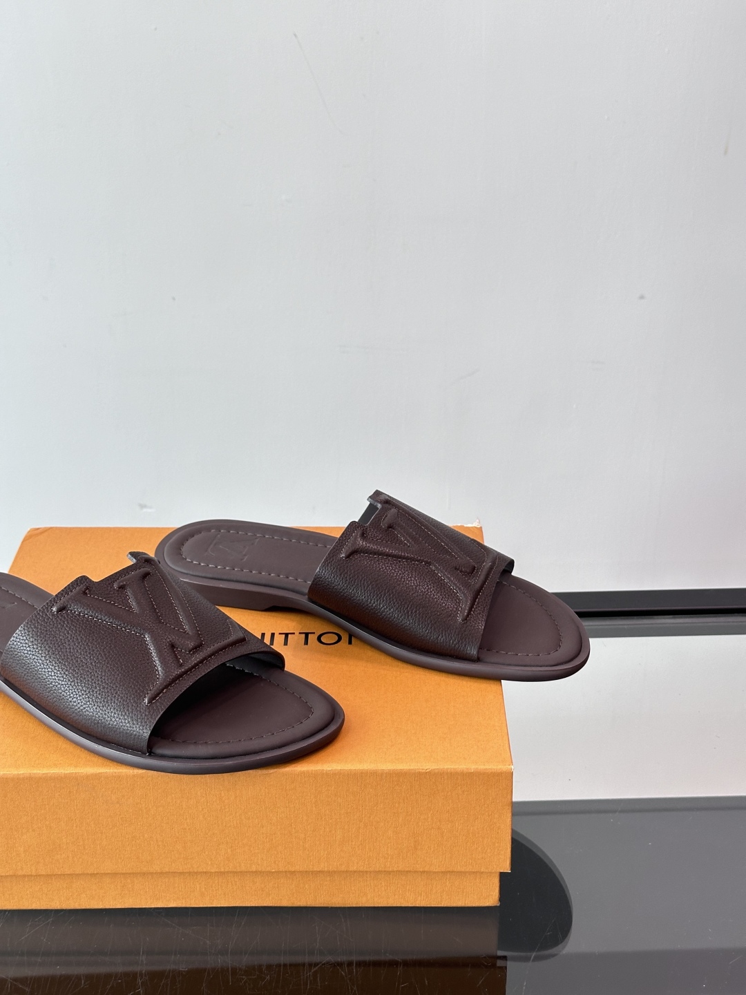 Louis Vuitton ss25 new arrival LV驴牌春夏系列新款平底沙滩拖鞋🥿简约精致