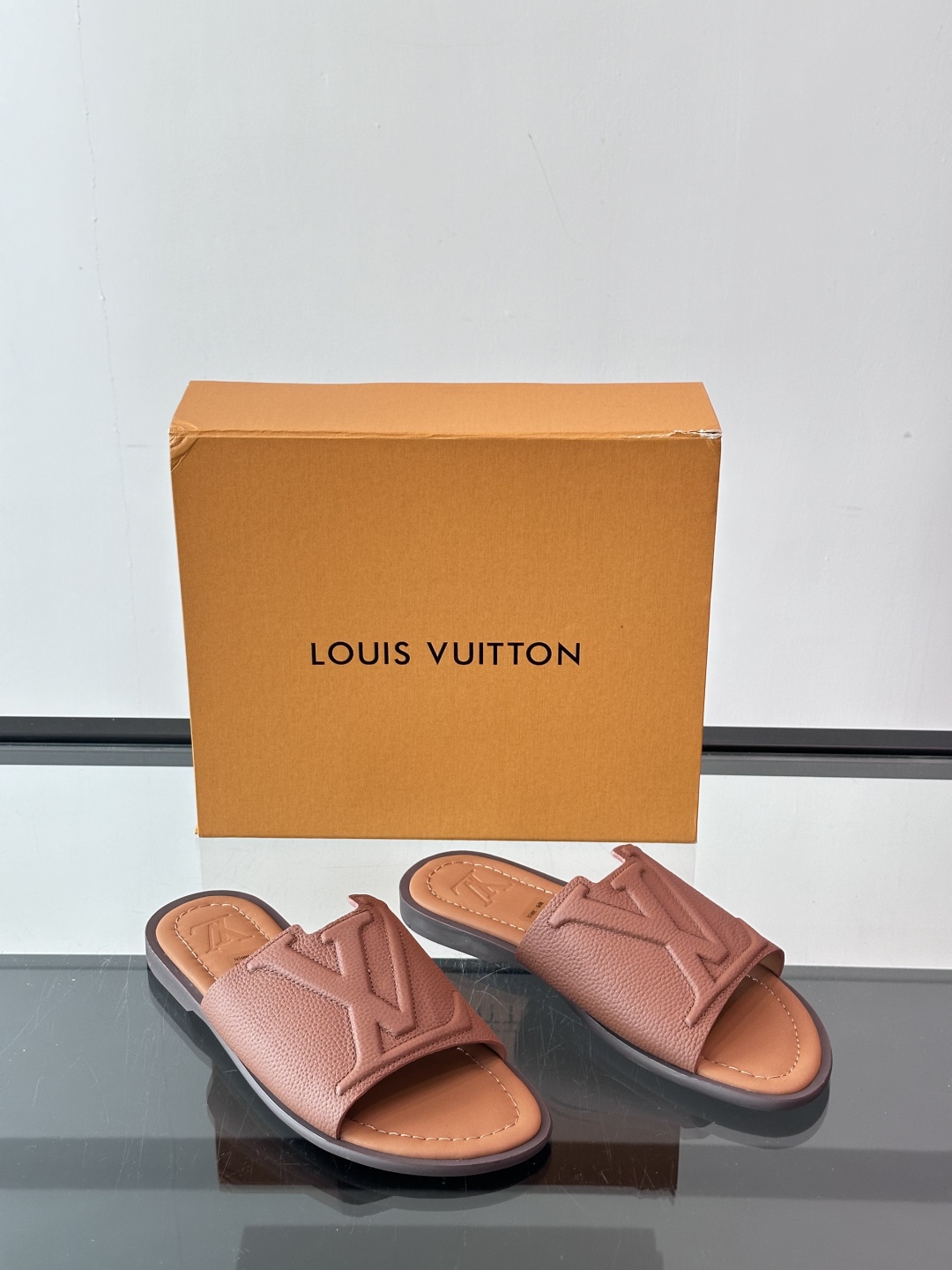 Louis Vuitton ss25 new arrival LV驴牌春夏系列新款平底沙滩拖鞋🥿简约精致