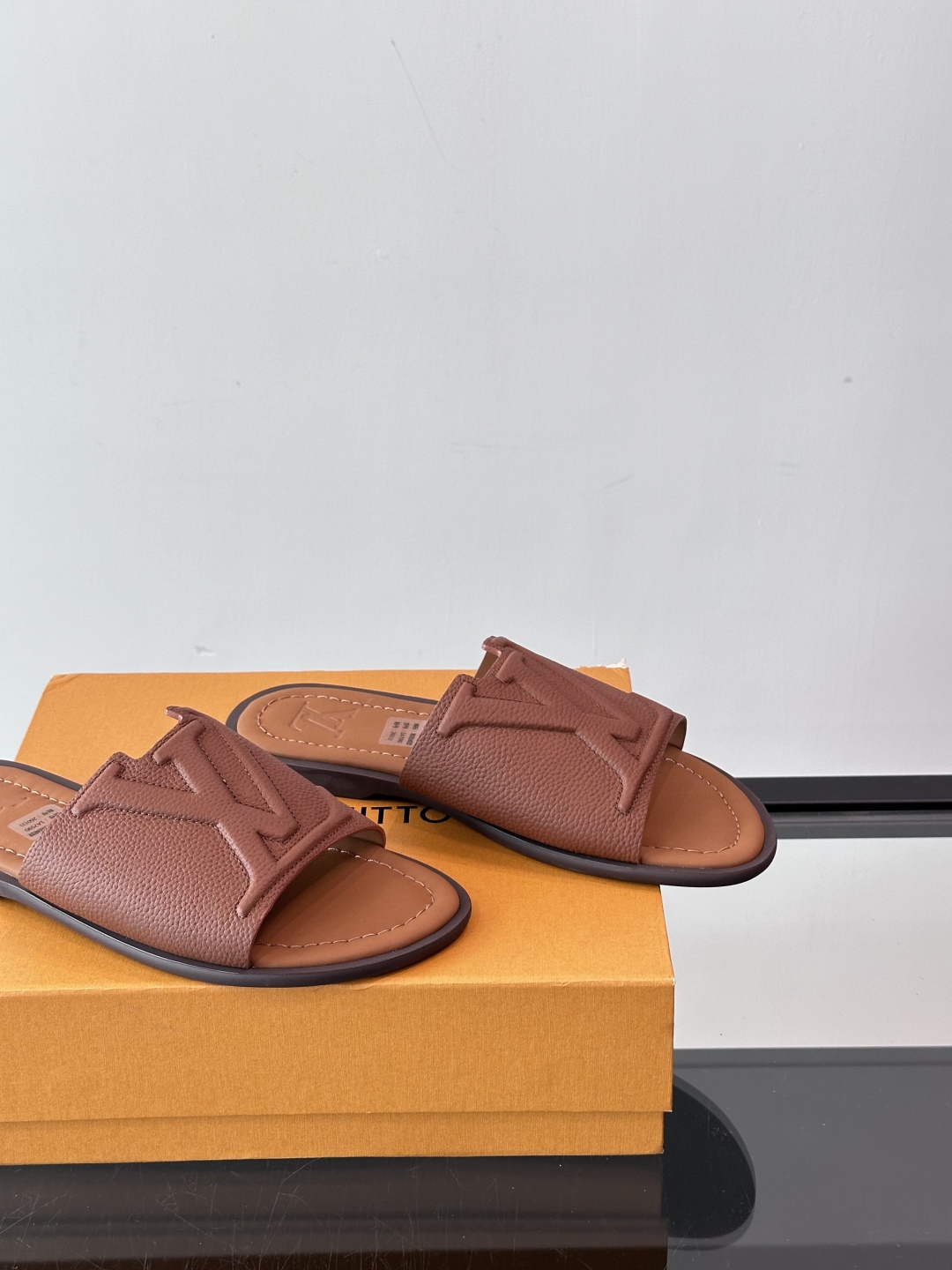 Louis Vuitton ss25 new arrival LV驴牌春夏系列新款平底沙滩拖鞋🥿简约精致