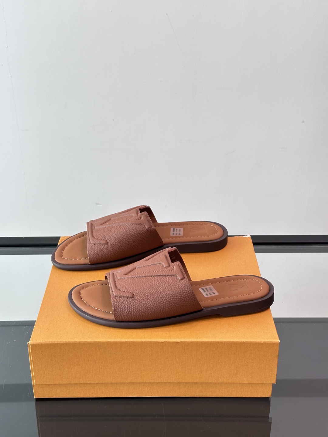 Louis Vuitton ss25 new arrival LV驴牌春夏系列新款平底沙滩拖鞋🥿简约精致