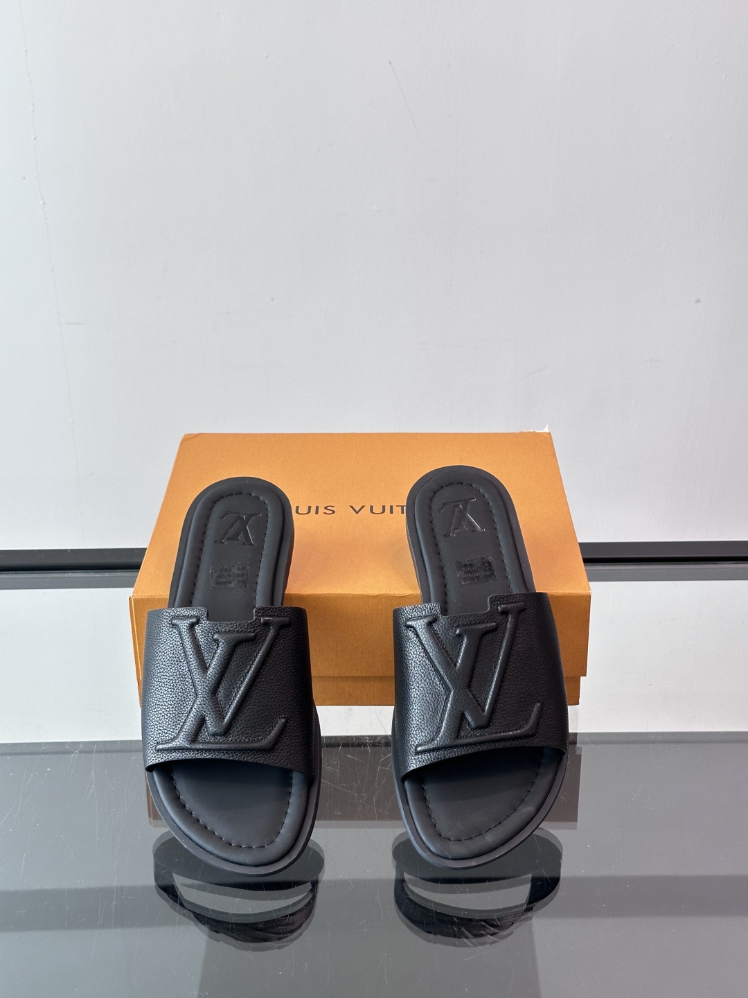 Louis Vuitton ss25 new arrival LV驴牌春夏系列新款平底沙滩拖鞋🥿简约精致