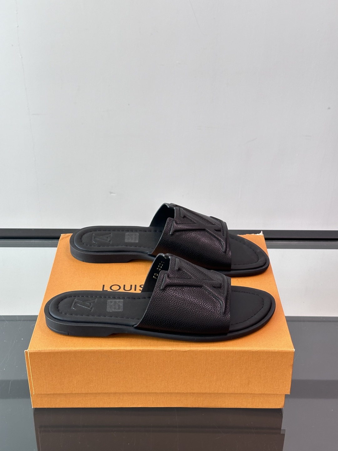 Louis Vuitton ss25 new arrival LV驴牌春夏系列新款平底沙滩拖鞋🥿简约精致