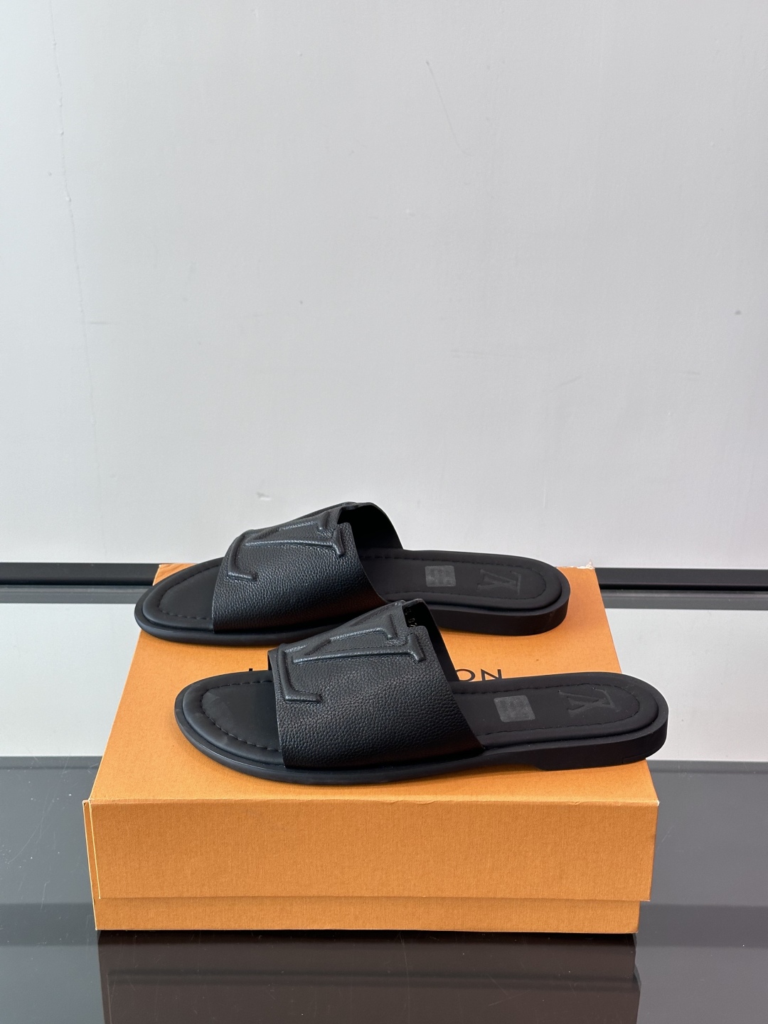 Louis Vuitton ss25 new arrival LV驴牌春夏系列新款平底沙滩拖鞋🥿简约精致