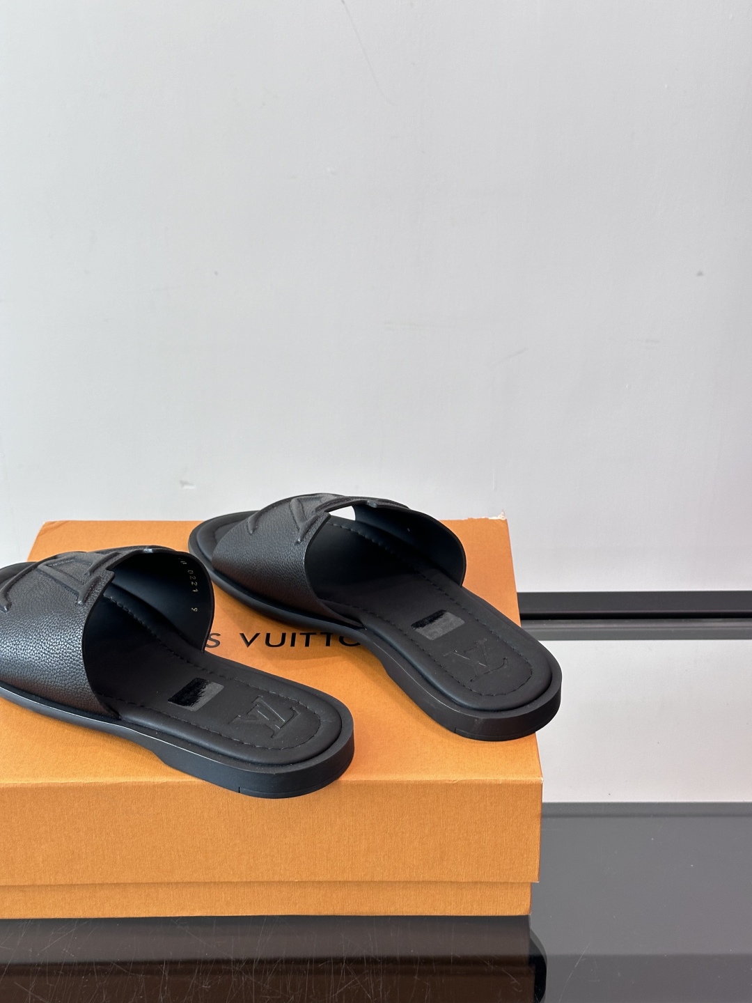 Louis Vuitton ss25 new arrival LV驴牌春夏系列新款平底沙滩拖鞋🥿简约精致