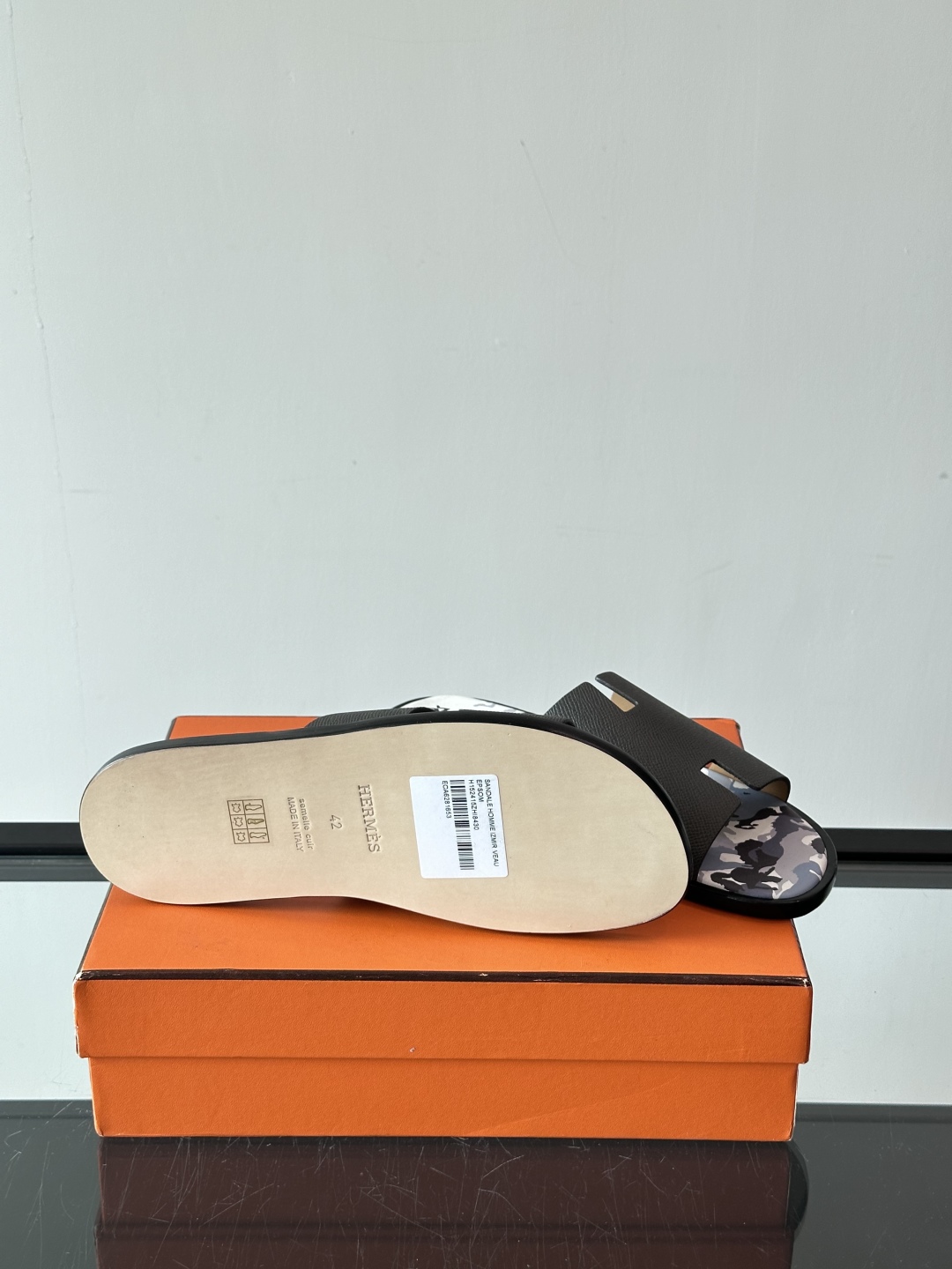 ◾️▫️Hermes 高端真皮大底男士拖鞋，高品质经典单品，用料上乘考究，版型宽松舒适，推荐入手，鞋面选