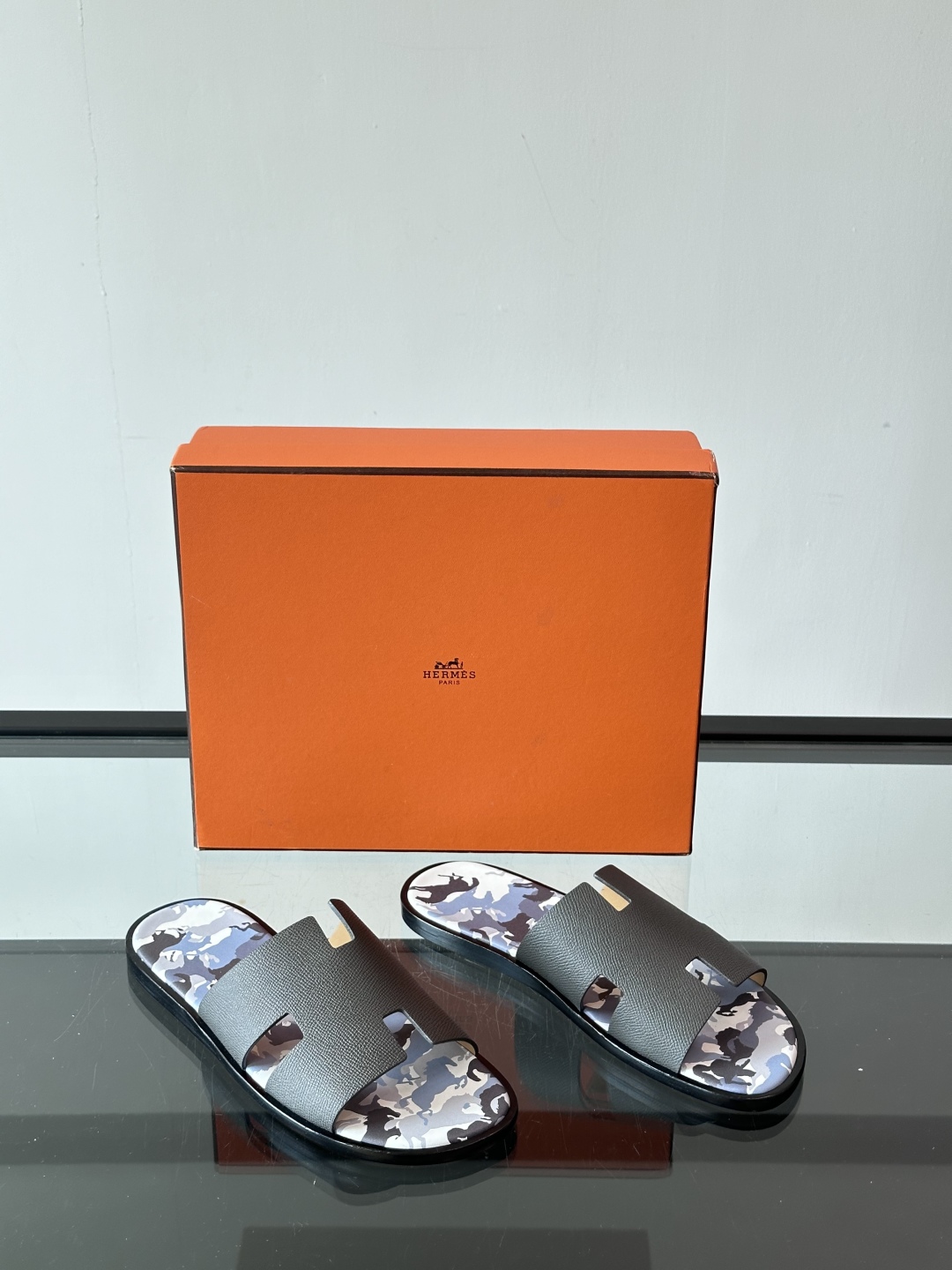 ◾️▫️Hermes 高端真皮大底男士拖鞋，高品质经典单品，用料上乘考究，版型宽松舒适，推荐入手，鞋面选