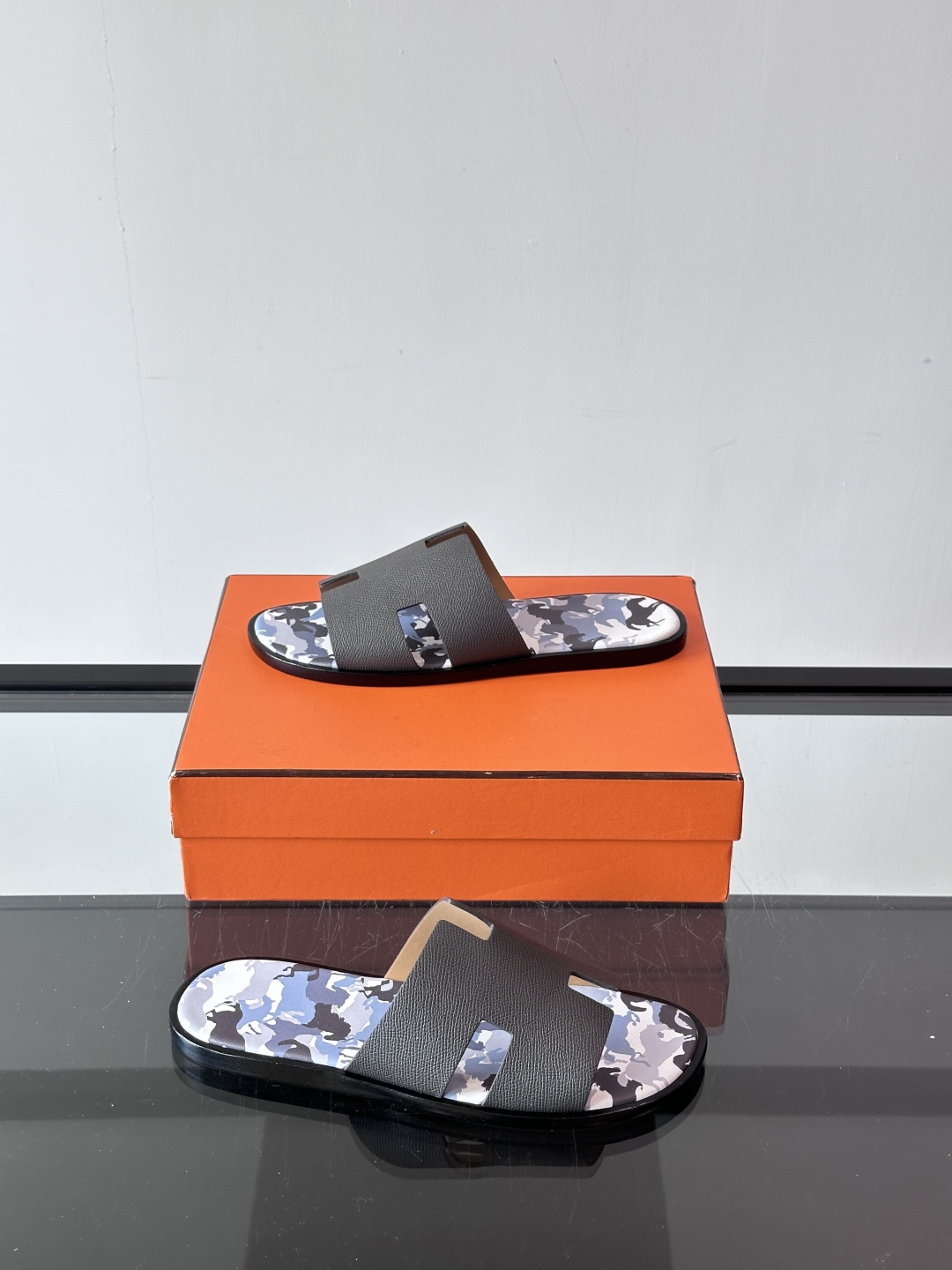 ◾️▫️Hermes 高端真皮大底男士拖鞋，高品质经典单品，用料上乘考究，版型宽松舒适，推荐入手，鞋面选