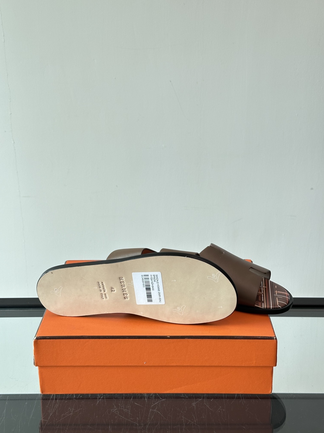 ◾️▫️Hermes 高端真皮大底男士拖鞋，高品质经典单品，用料上乘考究，版型宽松舒适，推荐入手，鞋面选