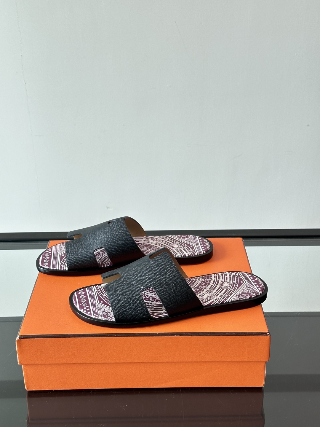 ◾️▫️Hermes 高端真皮大底男士拖鞋，高品质经典单品，用料上乘考究，版型宽松舒适，推荐入手，鞋面选