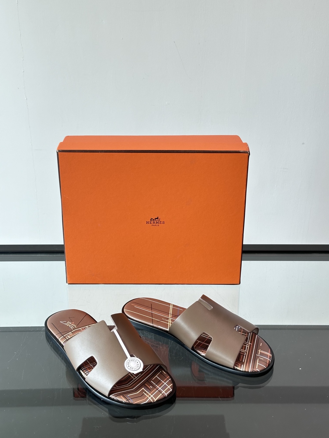 ◾️▫️Hermes 高端真皮大底男士拖鞋，高品质经典单品，用料上乘考究，版型宽松舒适，推荐入手，鞋面选