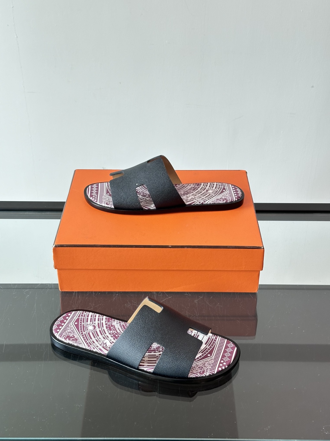 ◾️▫️Hermes 高端真皮大底男士拖鞋，高品质经典单品，用料上乘考究，版型宽松舒适，推荐入手，鞋面选