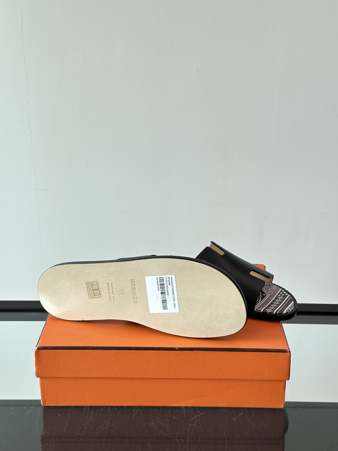 ◾️▫️Hermes 高端真皮大底男士拖鞋，高品质经典单品，用料上乘考究，版型宽松舒适，推荐入手，鞋面选