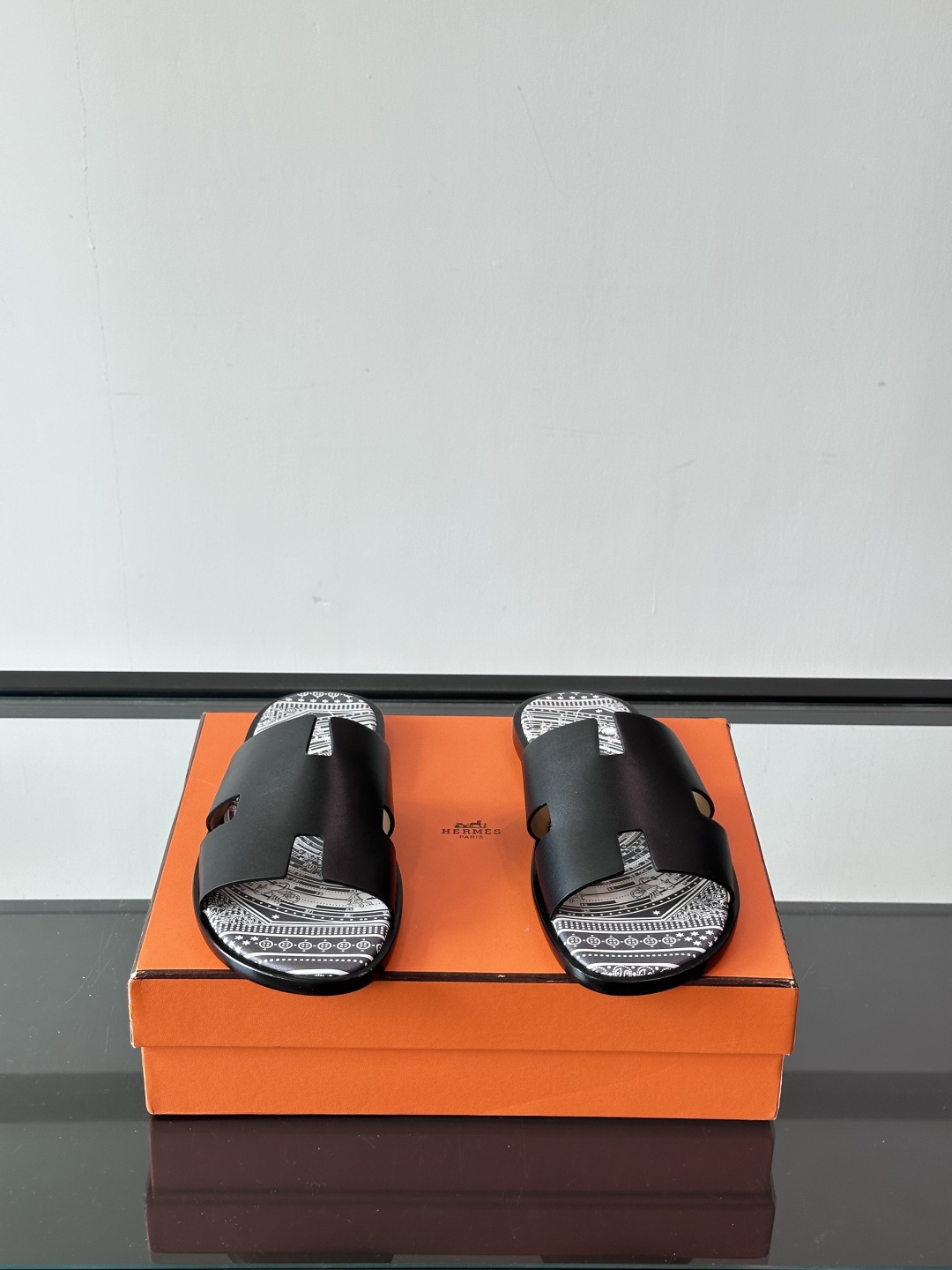 ◾️▫️Hermes 高端真皮大底男士拖鞋，高品质经典单品，用料上乘考究，版型宽松舒适，推荐入手，鞋面选