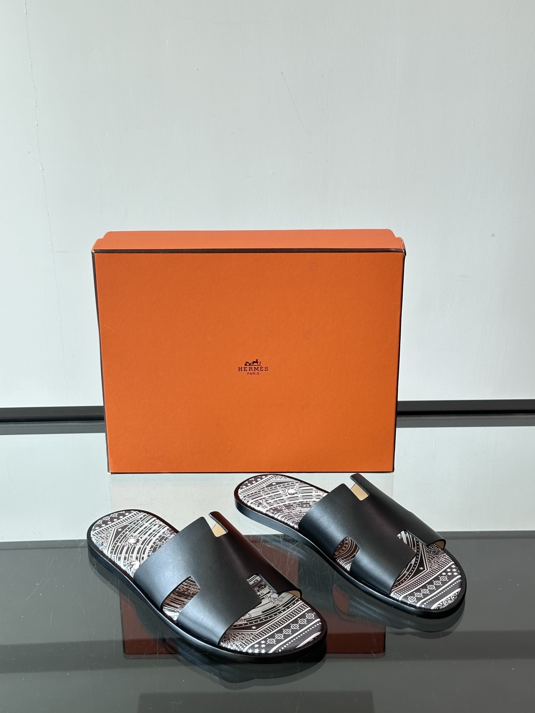 ◾️▫️Hermes 高端真皮大底男士拖鞋，高品质经典单品，用料上乘考究，版型宽松舒适，推荐入手，鞋面选