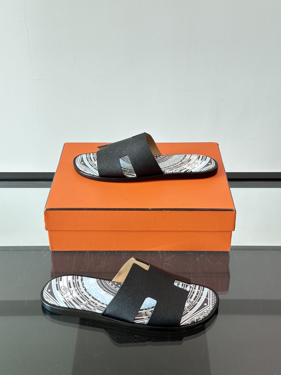 ◾️▫️Hermes 高端真皮大底男士拖鞋，高品质经典单品，用料上乘考究，版型宽松舒适，推荐入手，鞋面选
