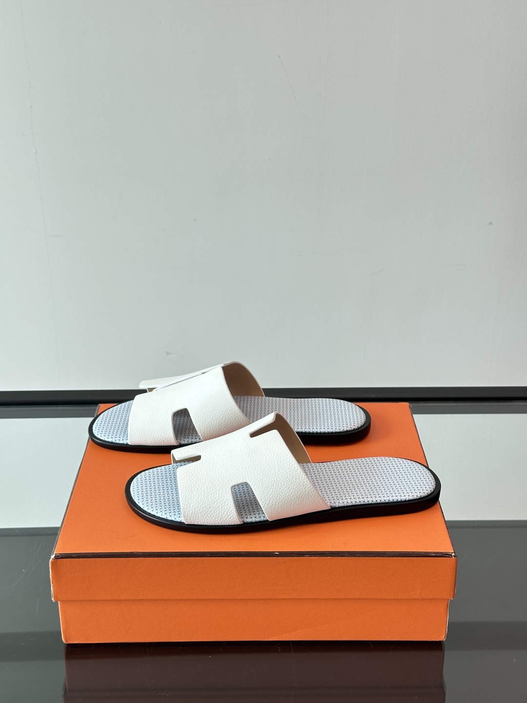 ◾️▫️Hermes 高端真皮大底男士拖鞋，高品质经典单品，用料上乘考究，版型宽松舒适，推荐入手，鞋面选