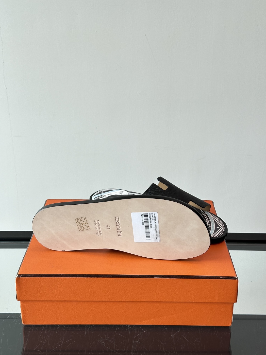 ◾️▫️Hermes 高端真皮大底男士拖鞋，高品质经典单品，用料上乘考究，版型宽松舒适，推荐入手，鞋面选