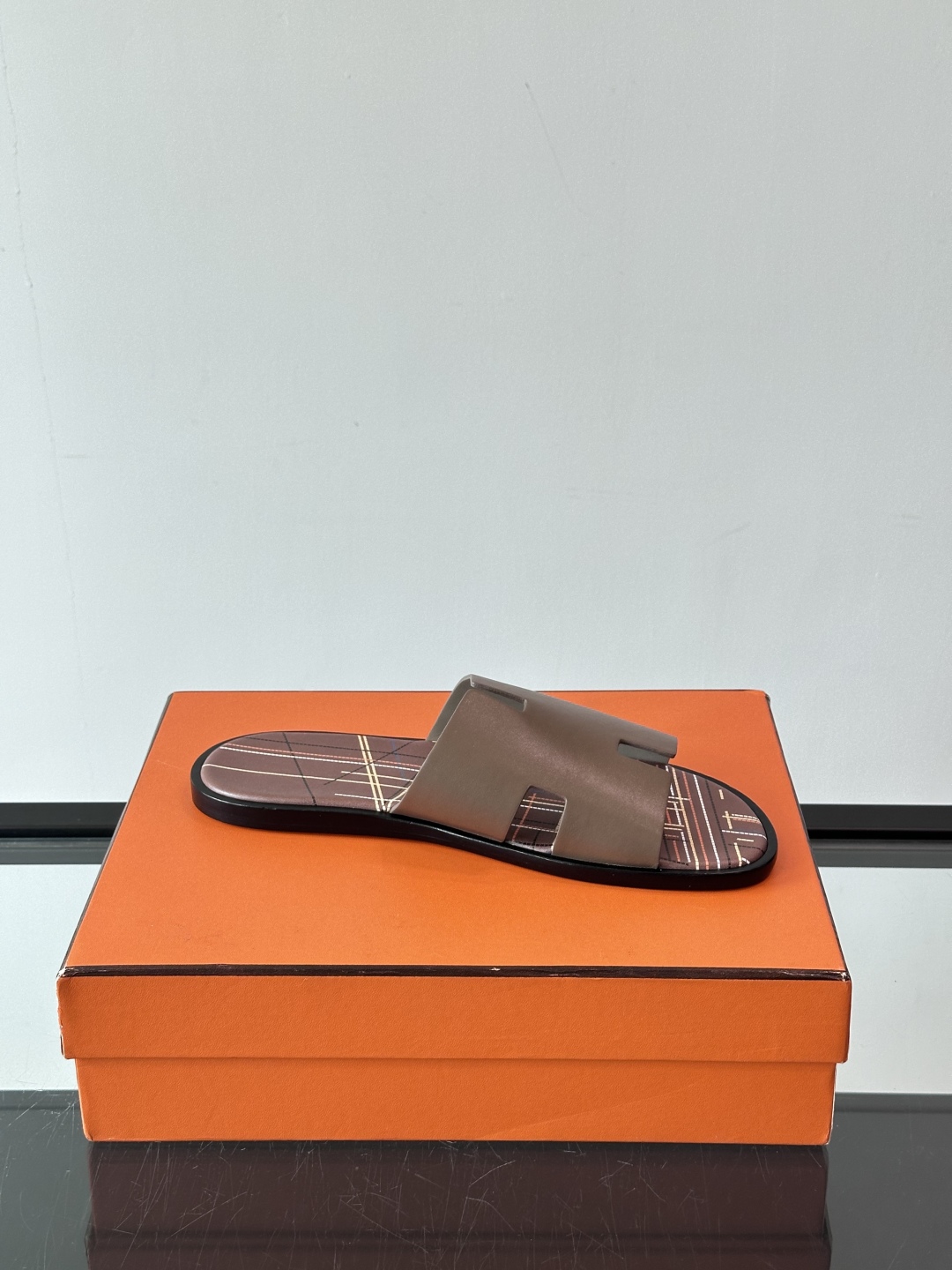 ◾️▫️Hermes 高端真皮大底男士拖鞋，高品质经典单品，用料上乘考究，版型宽松舒适，推荐入手，鞋面选