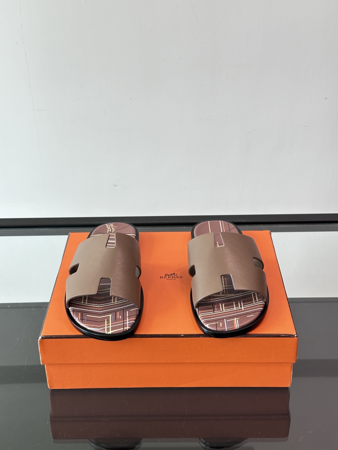 ◾️▫️Hermes 高端真皮大底男士拖鞋，高品质经典单品，用料上乘考究，版型宽松舒适，推荐入手，鞋面选