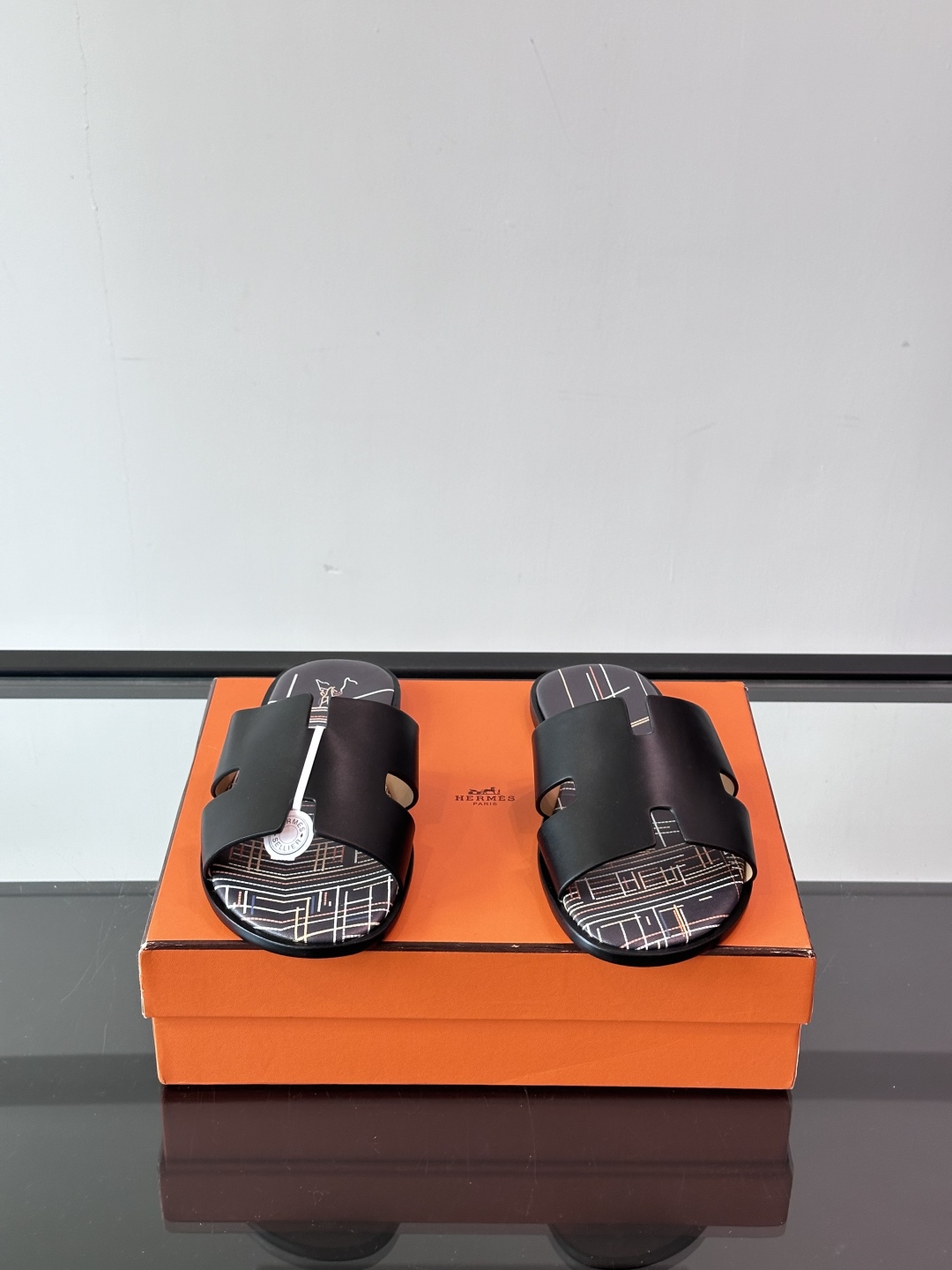 ◾️▫️Hermes 高端真皮大底男士拖鞋，高品质经典单品，用料上乘考究，版型宽松舒适，推荐入手，鞋面选