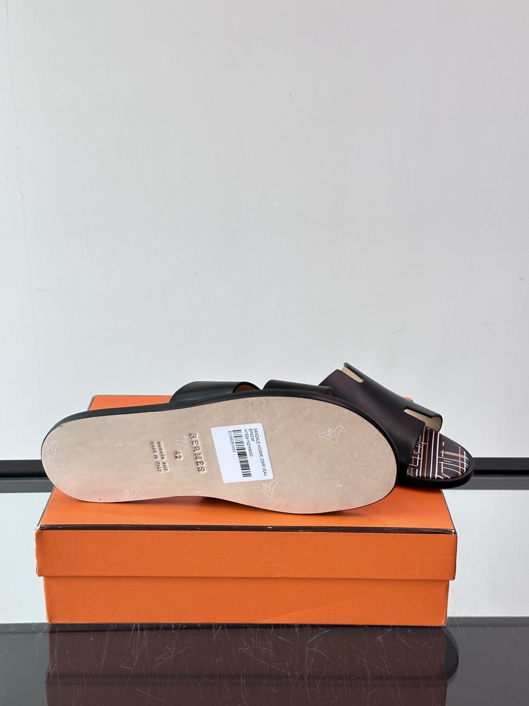 ◾️▫️Hermes 高端真皮大底男士拖鞋，高品质经典单品，用料上乘考究，版型宽松舒适，推荐入手，鞋面选