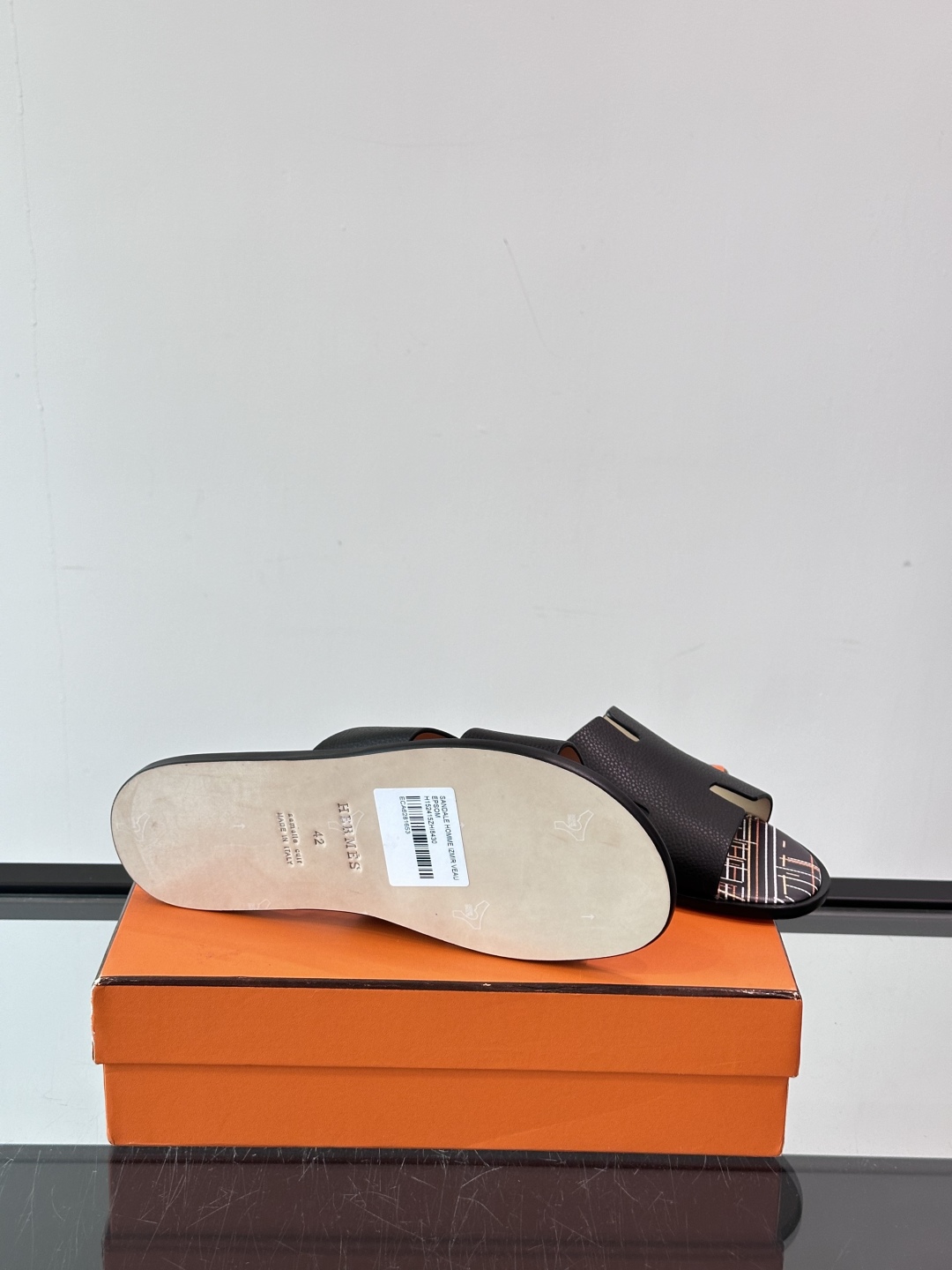 ◾️▫️Hermes 高端真皮大底男士拖鞋，高品质经典单品，用料上乘考究，版型宽松舒适，推荐入手，鞋面选