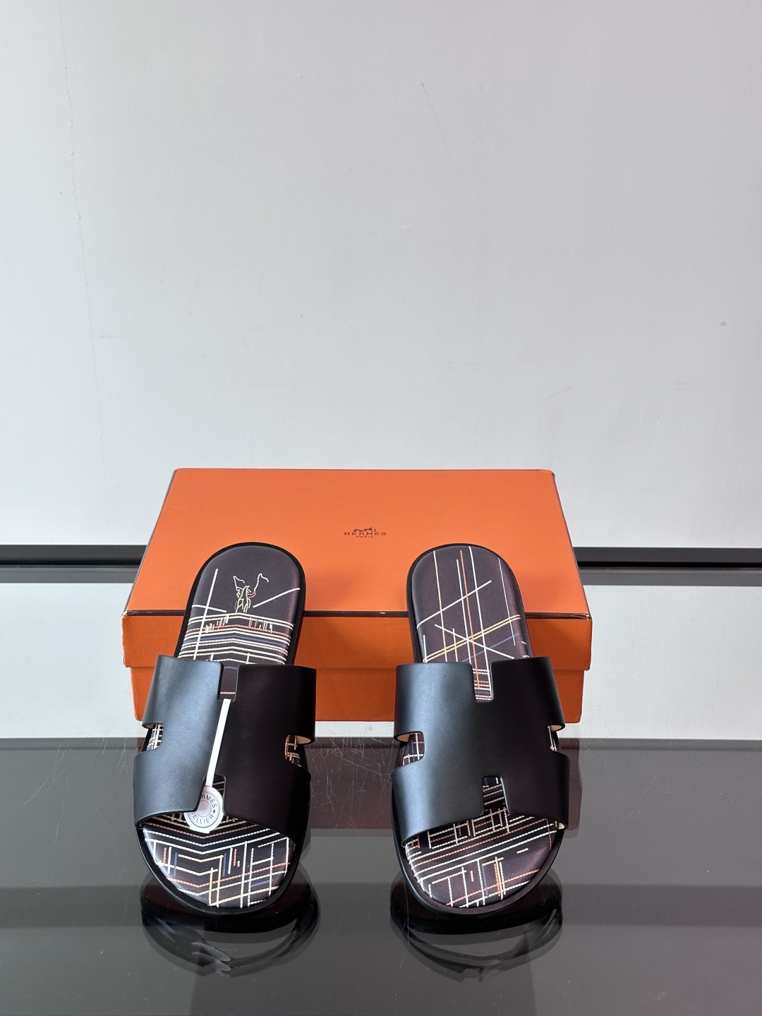 ◾️▫️Hermes 高端真皮大底男士拖鞋，高品质经典单品，用料上乘考究，版型宽松舒适，推荐入手，鞋面选