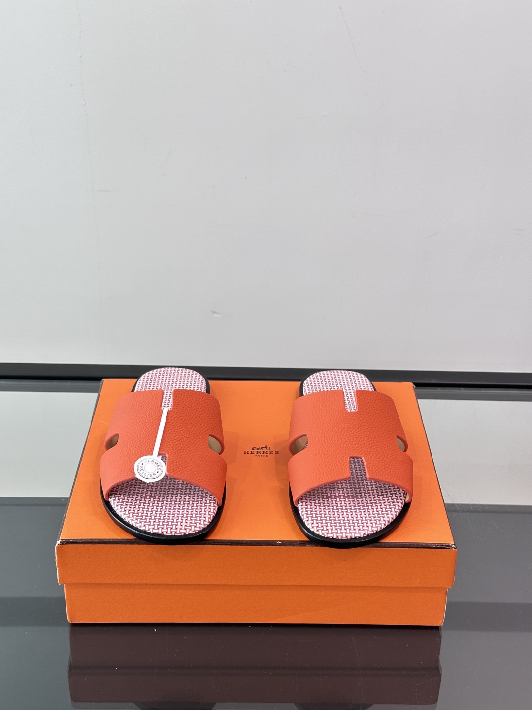 ◾️▫️Hermes 高端真皮大底男士拖鞋，高品质经典单品，用料上乘考究，版型宽松舒适，推荐入手，鞋面选