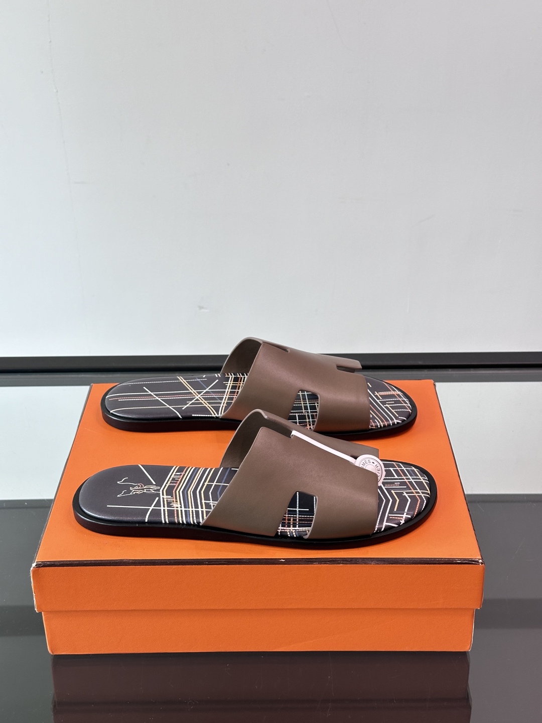 ◾️▫️Hermes 高端真皮大底男士拖鞋，高品质经典单品，用料上乘考究，版型宽松舒适，推荐入手，鞋面选