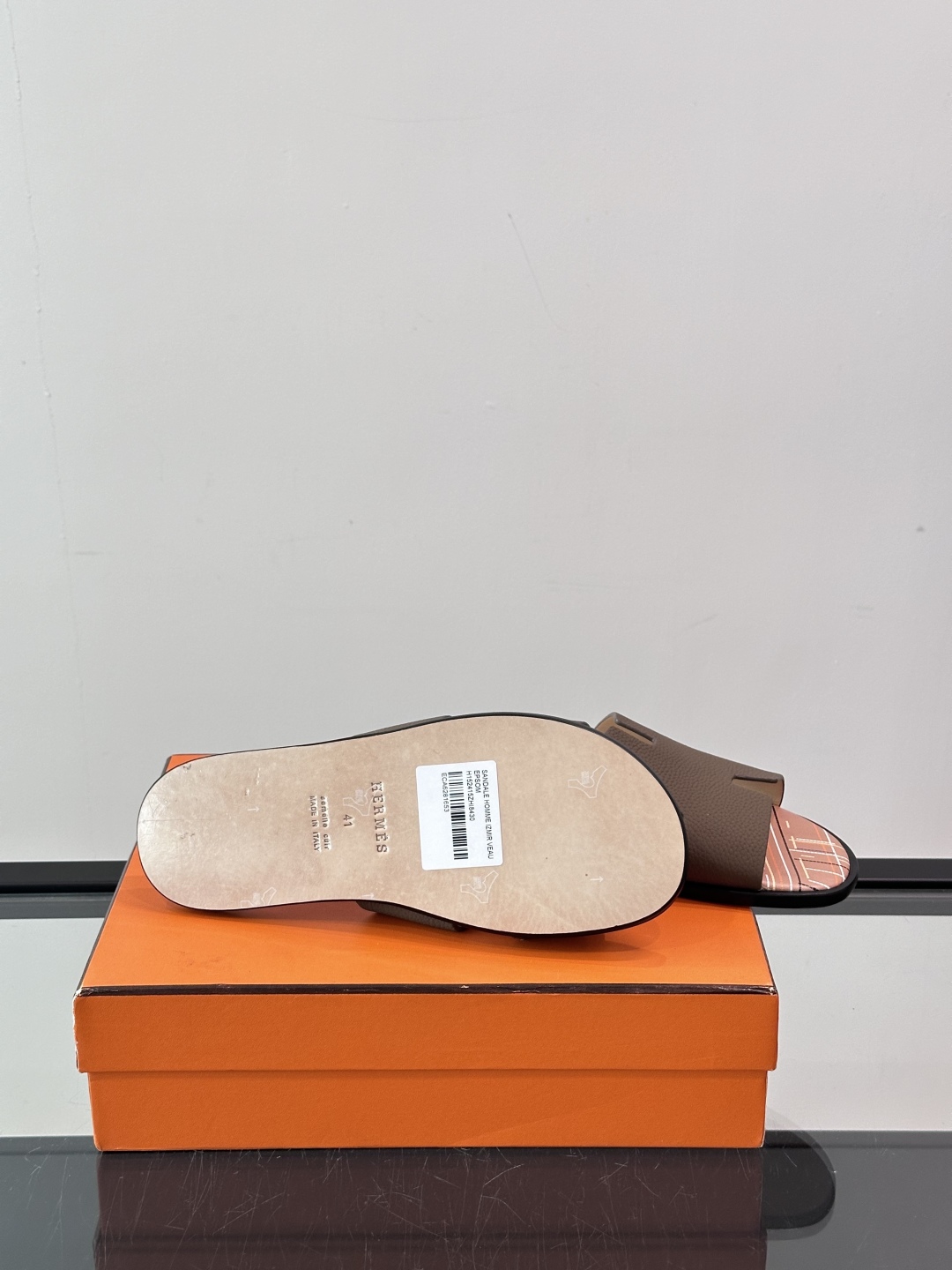 ◾️▫️Hermes 高端真皮大底男士拖鞋，高品质经典单品，用料上乘考究，版型宽松舒适，推荐入手，鞋面选